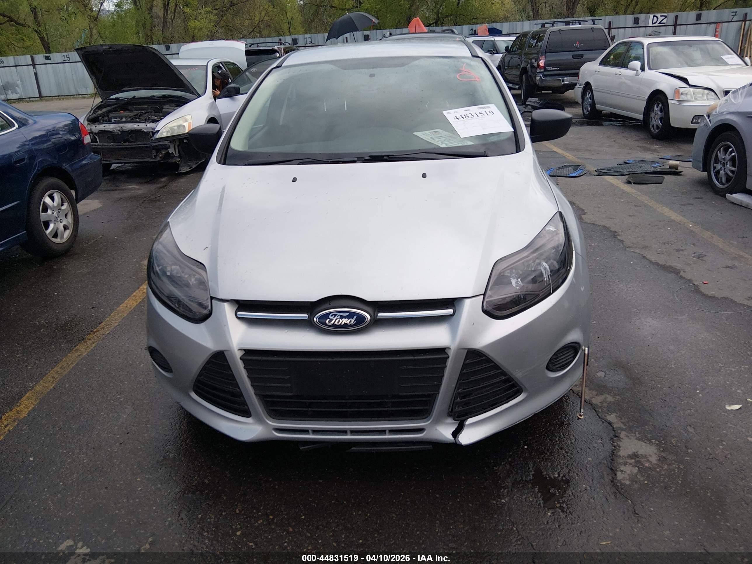 2014 Ford Focus S Silver vin: 1FADP3E21EL452592