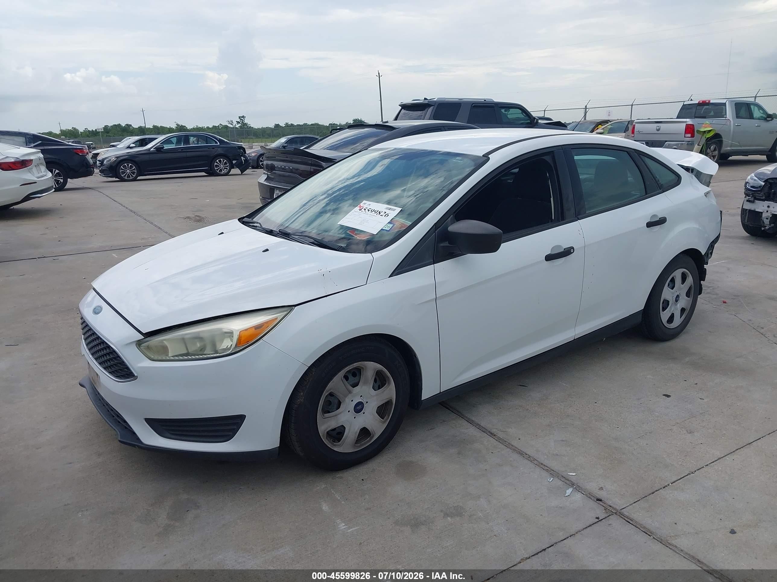 2015 Ford Focus S White vin: 1FADP3E21FL219152