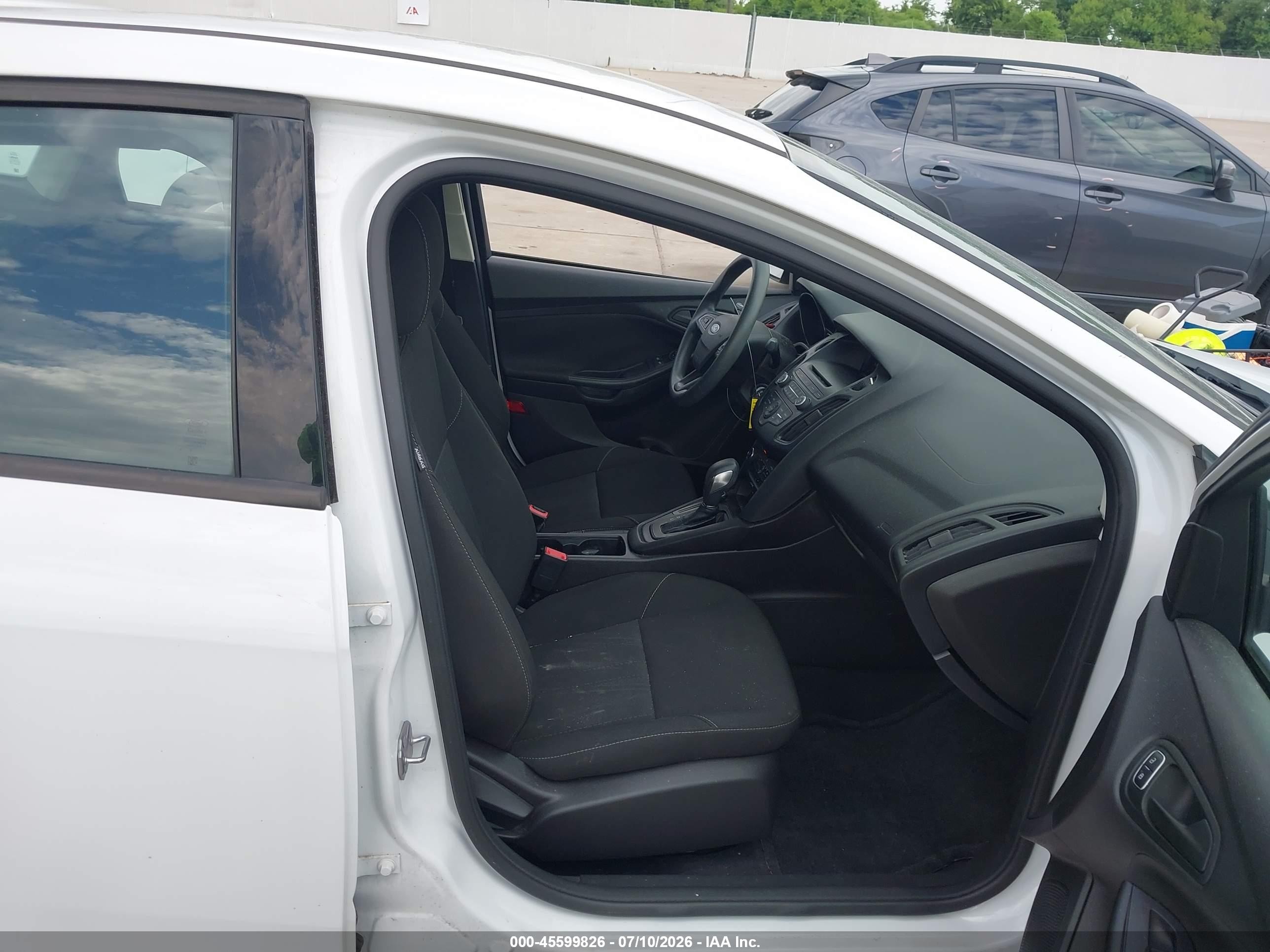2015 Ford Focus S White vin: 1FADP3E21FL219152