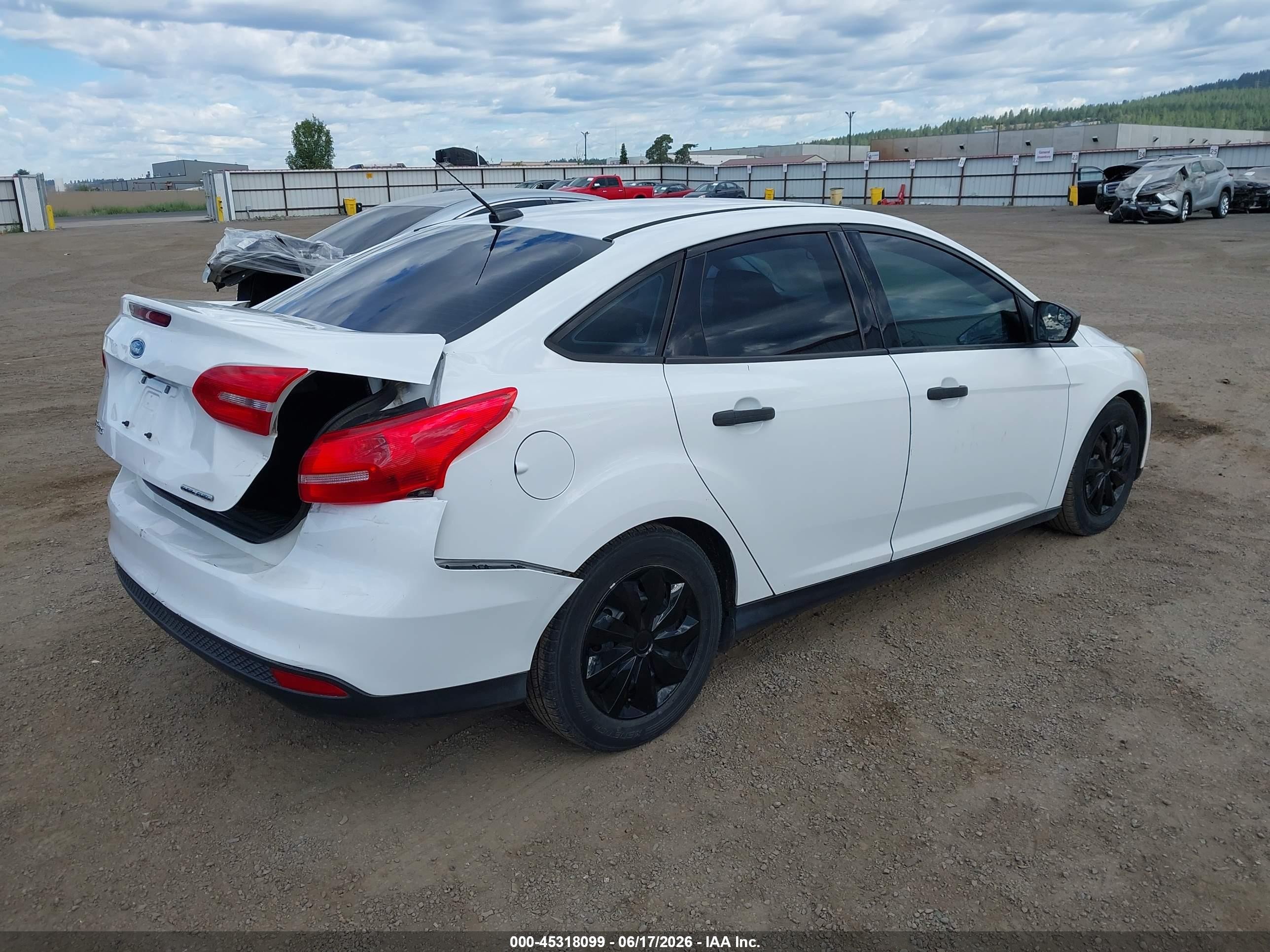 2015 Ford Focus S White vin: 1FADP3E21FL256508