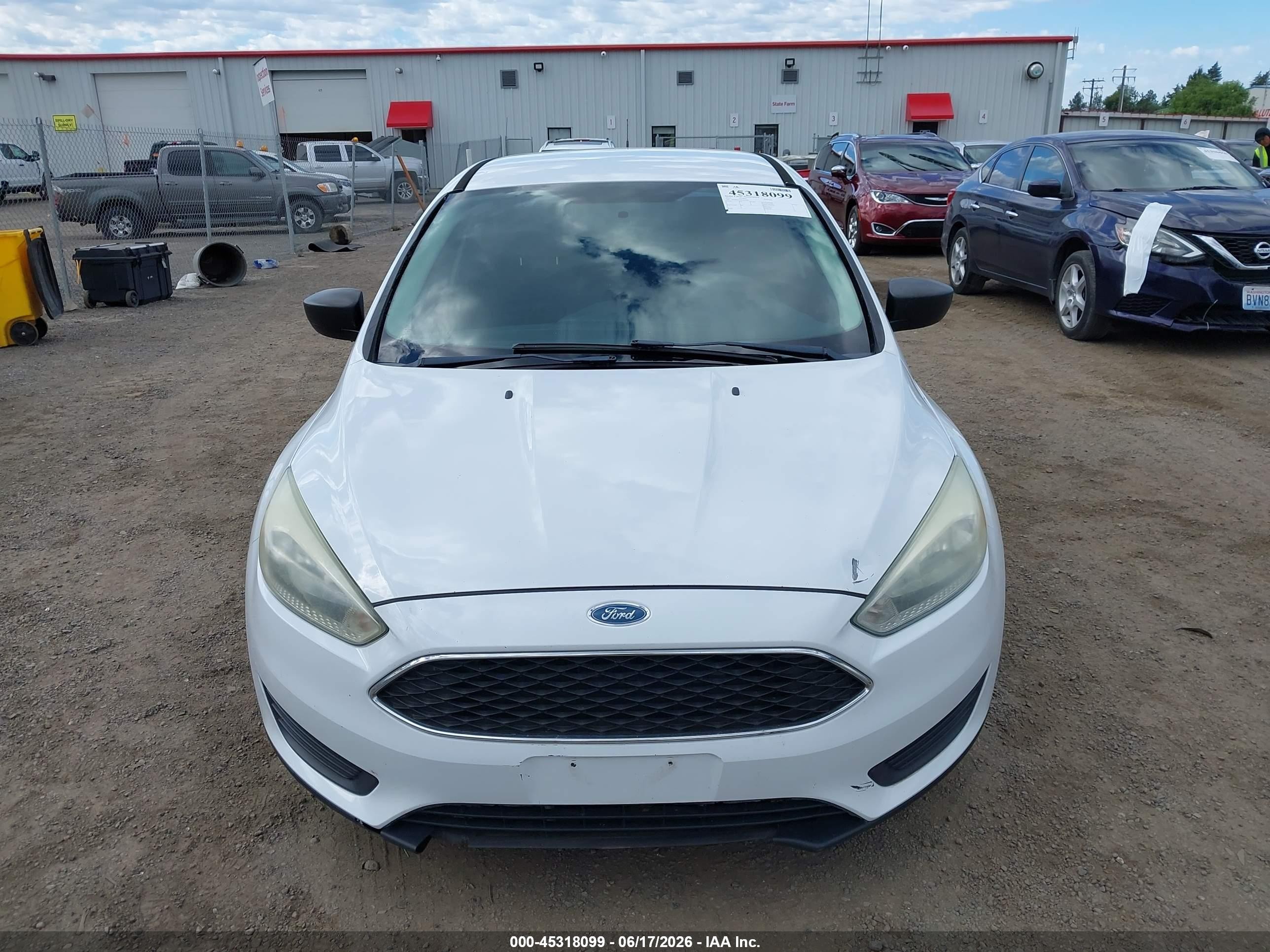 2015 Ford Focus S White vin: 1FADP3E21FL256508
