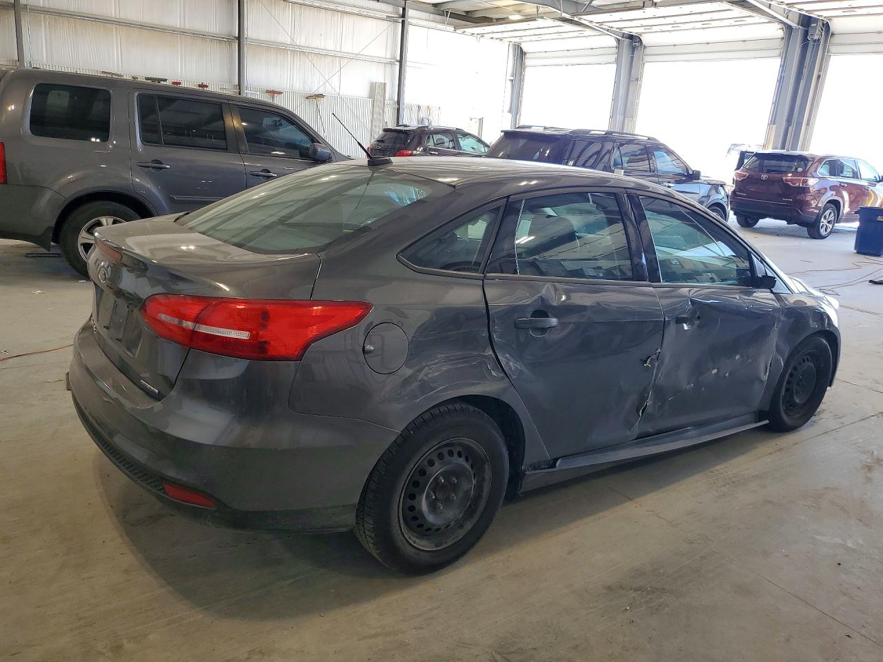 2015 Ford Focus S Gray vin: 1FADP3E21FL261322