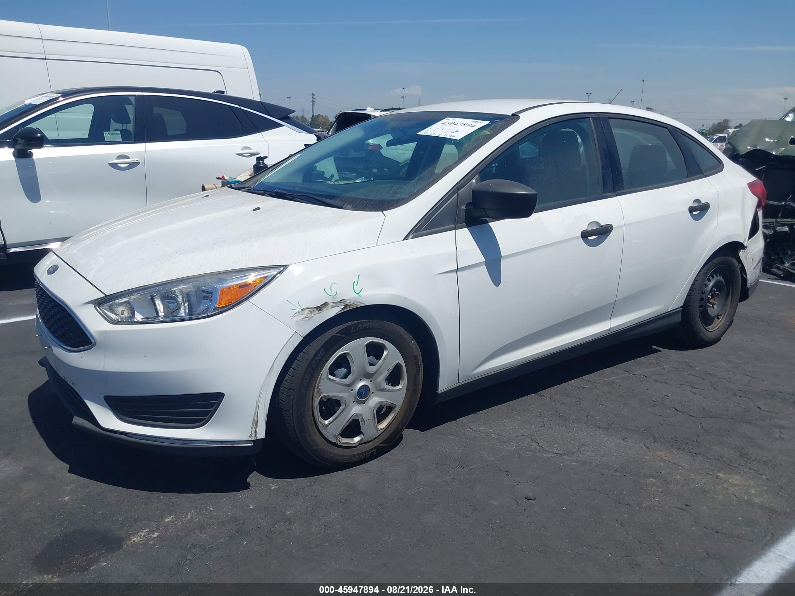 2015 Ford Focus S Белый vin: 1FADP3E21FL368399