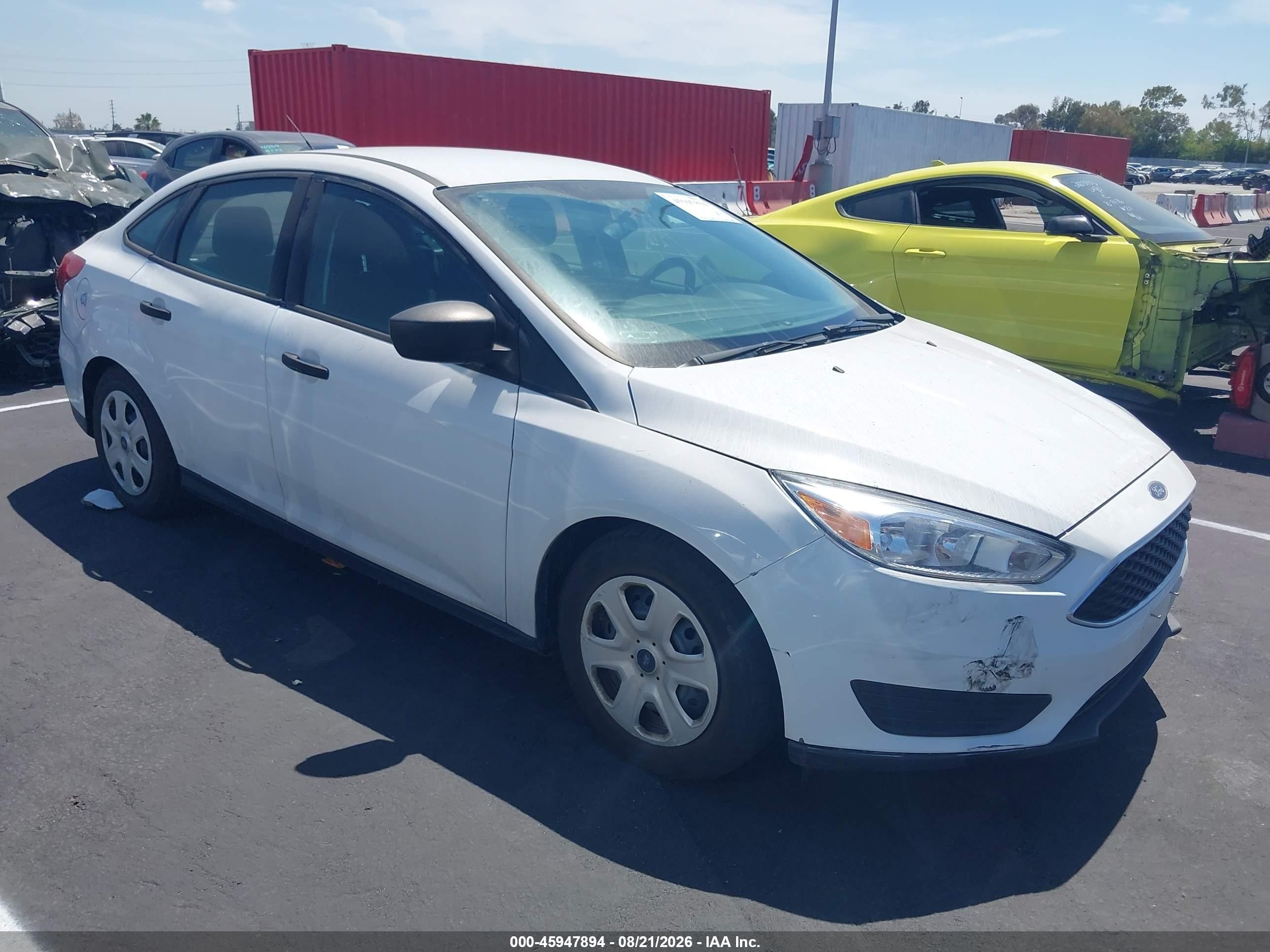 2015 Ford Focus S Белый vin: 1FADP3E21FL368399