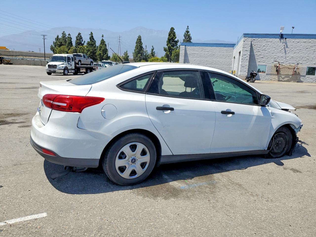 2016 Ford Focus S White vin: 1FADP3E21GL399198
