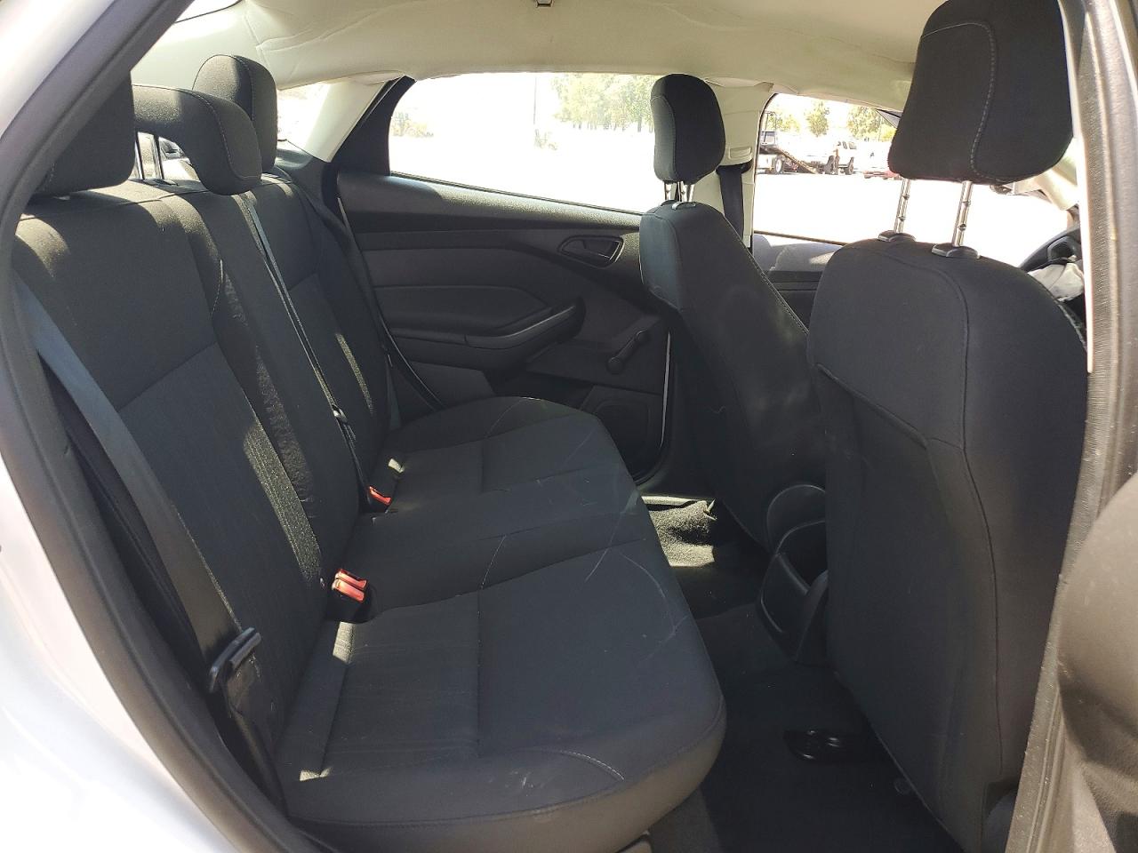 2016 Ford Focus S White vin: 1FADP3E21GL399198