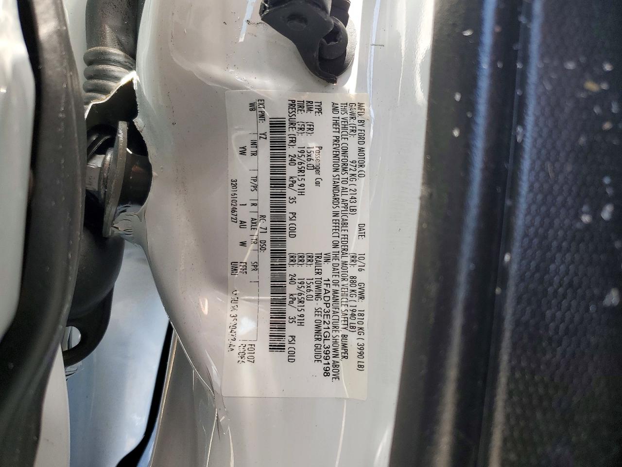 2016 Ford Focus S White vin: 1FADP3E21GL399198
