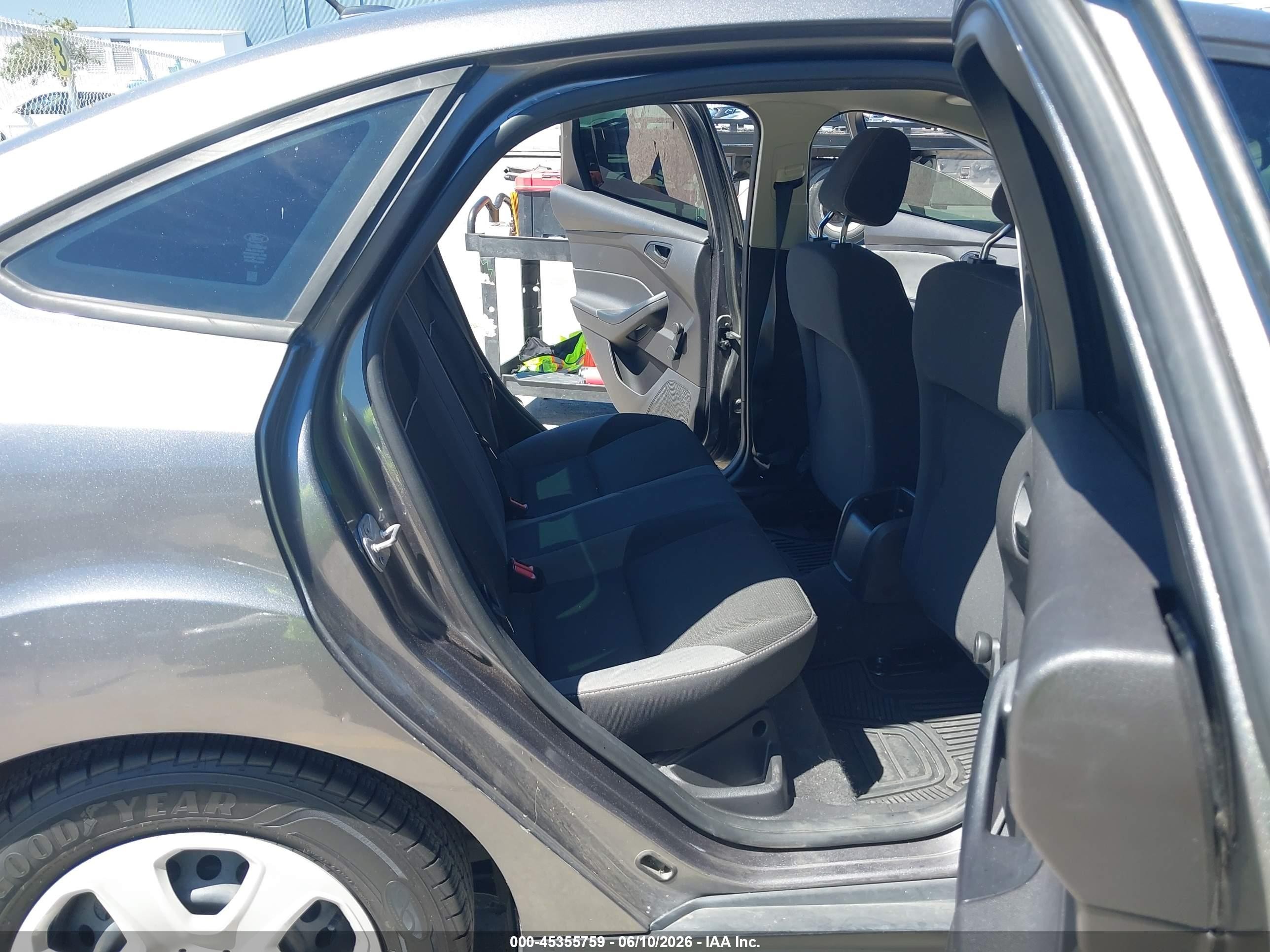 2013 Ford Focus S Gray vin: 1FADP3E22DL277705