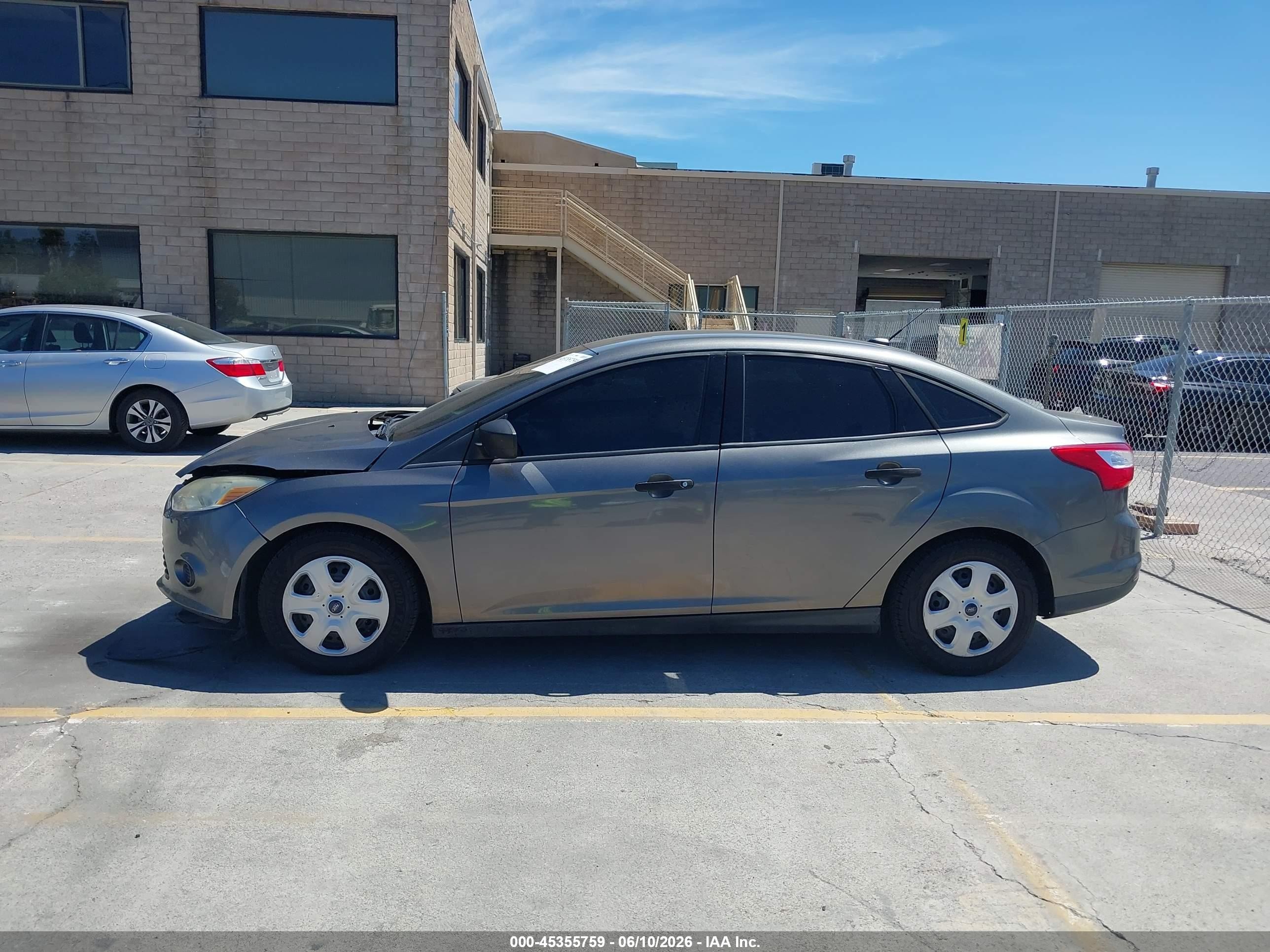 2013 Ford Focus S Gray vin: 1FADP3E22DL277705