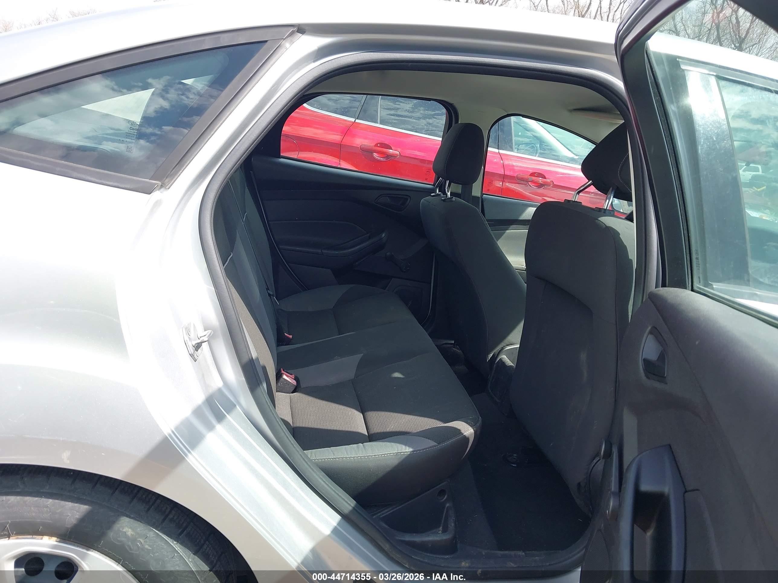 2014 Ford Focus S Silver vin: 1FADP3E22EL168775