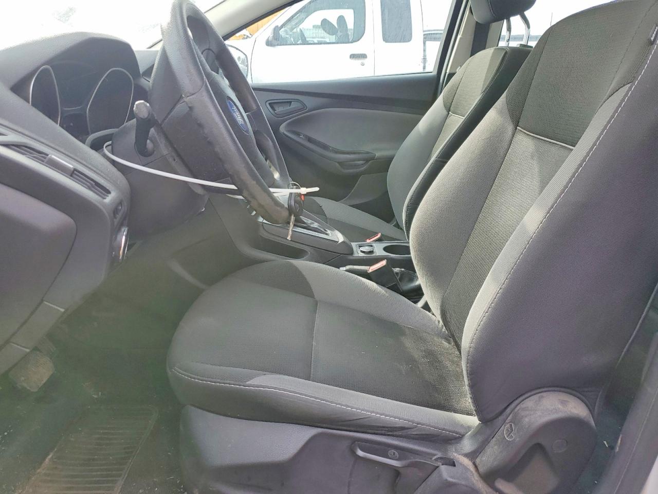 2014 Ford Focus Silver vin: 1FADP3E22EL369351