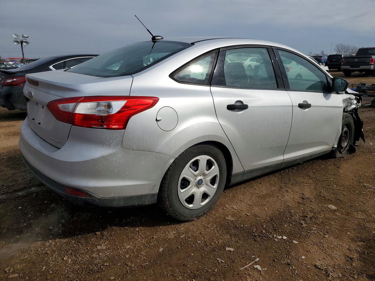 2014 Ford Focus Silver vin: 1FADP3E22EL369351