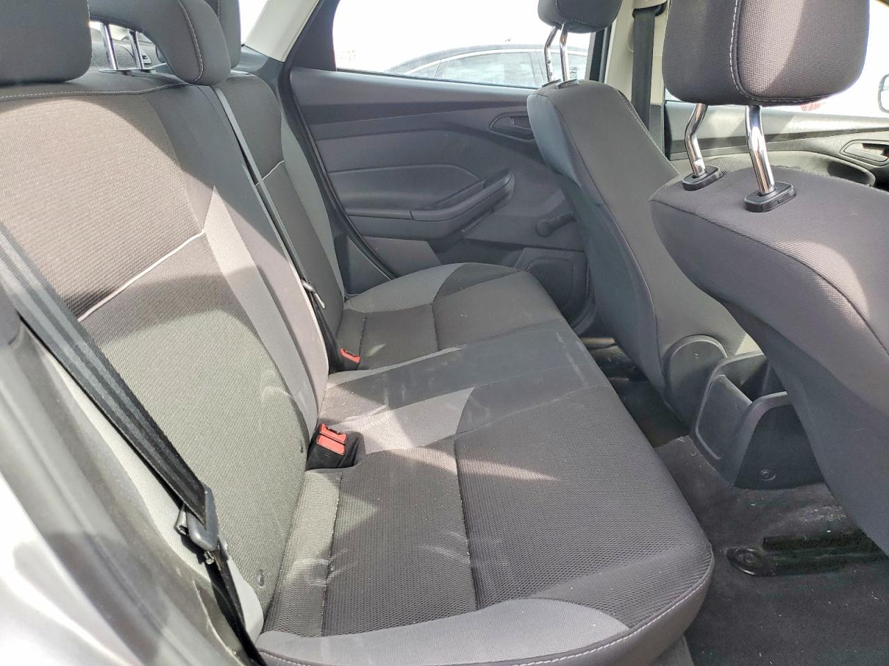 2014 Ford Focus Silver vin: 1FADP3E22EL369351