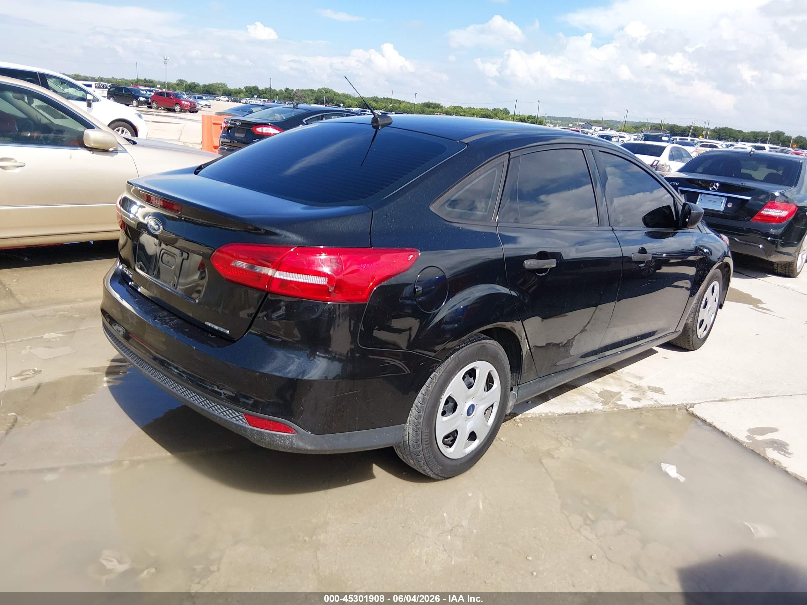 2015 Ford Focus S Black vin: 1FADP3E22FL215725