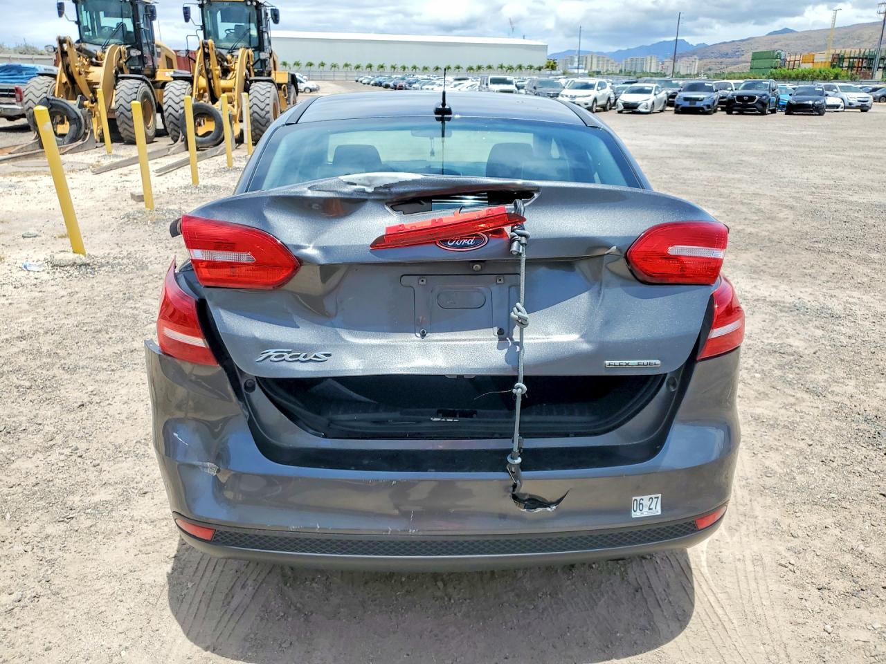 2015 Ford Focus S Серый vin: 1FADP3E22FL247445