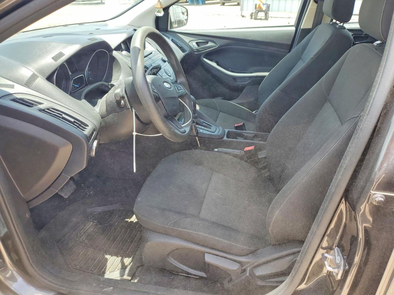 2015 Ford Focus S Серый vin: 1FADP3E22FL247445