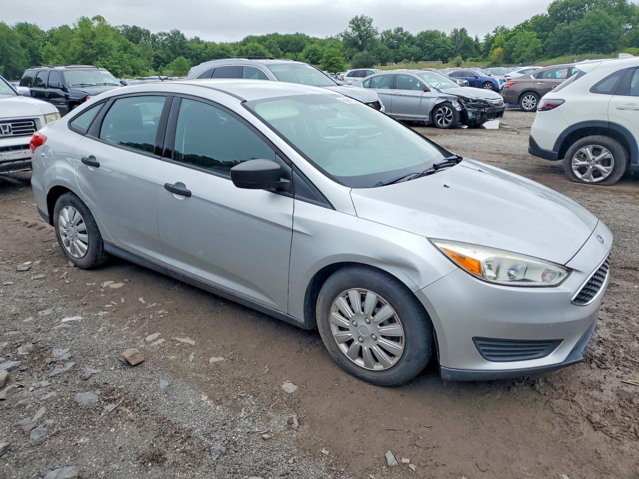 2015 Ford Focus S Silver vin: 1FADP3E22FL253178