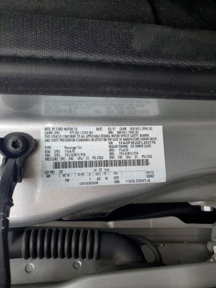 2015 Ford Focus S Silver vin: 1FADP3E22FL253178