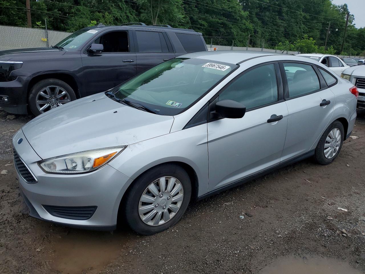2015 Ford Focus S Silver vin: 1FADP3E22FL253178