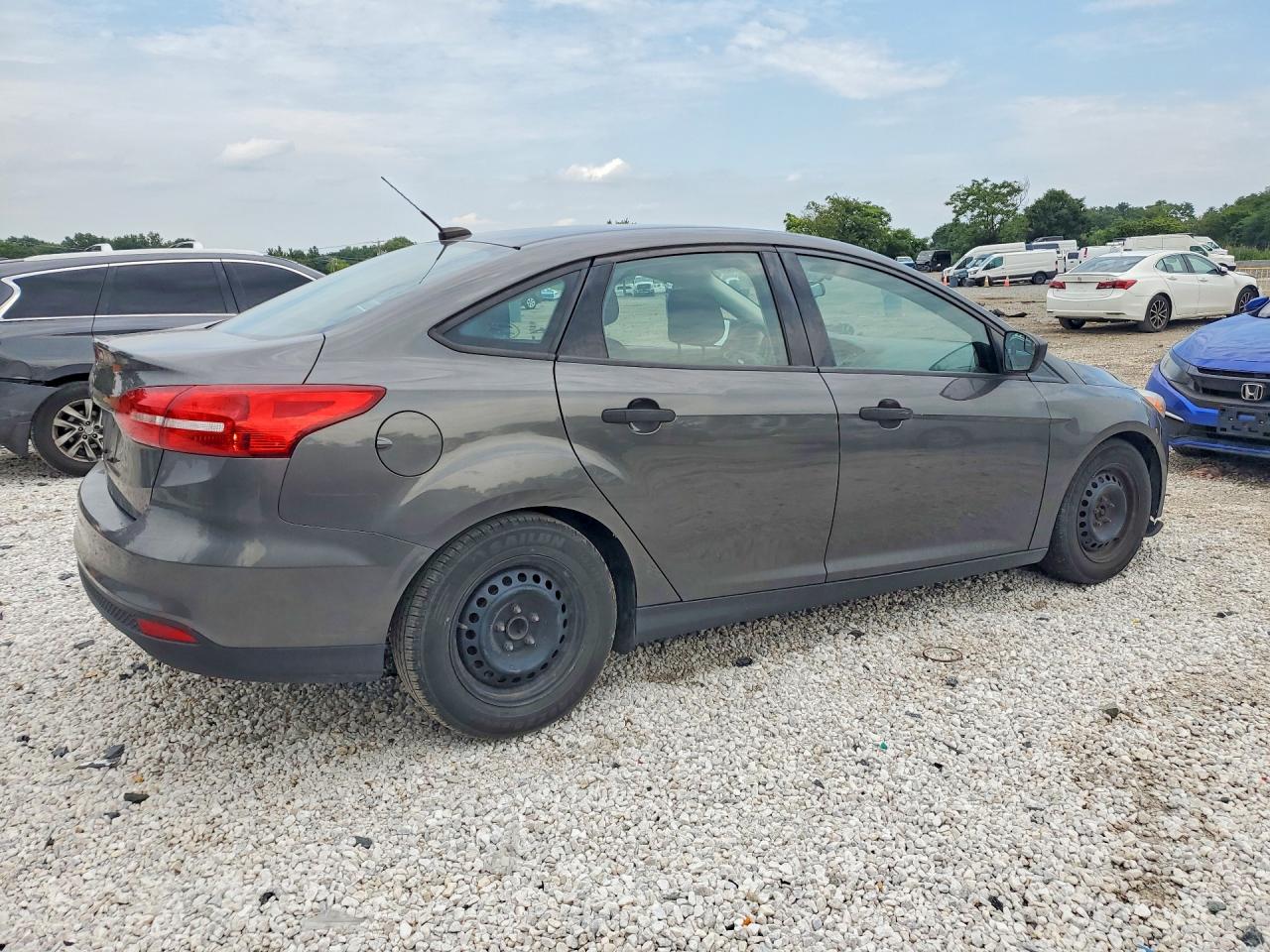 2015 Ford Focus S Gray vin: 1FADP3E22FL259871