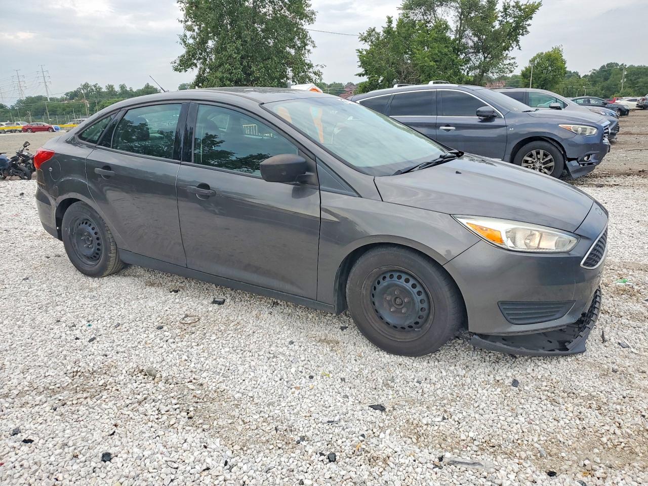 2015 Ford Focus S Gray vin: 1FADP3E22FL259871
