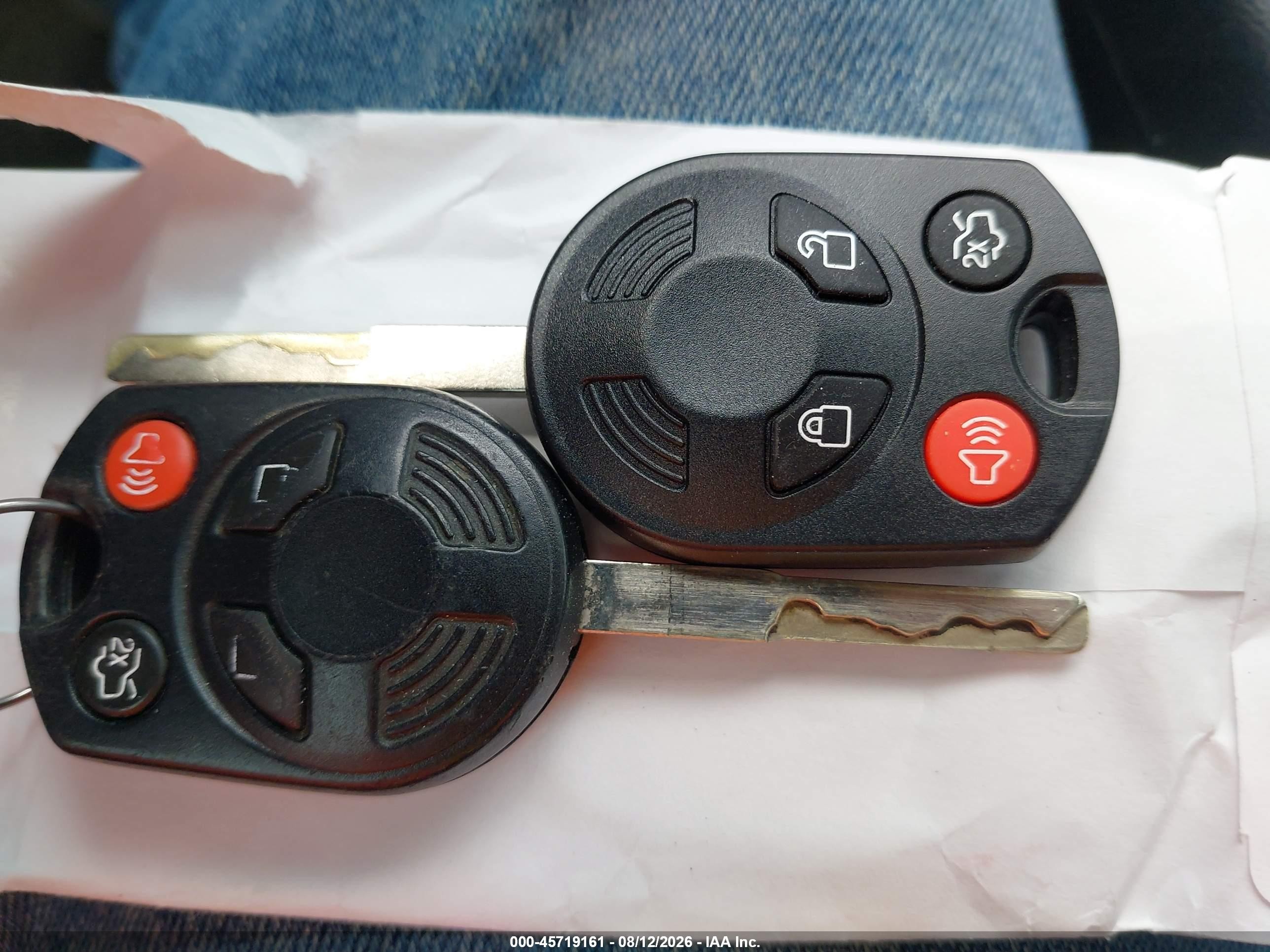 2015 Ford Focus S Серебряный vin: 1FADP3E22FL264262