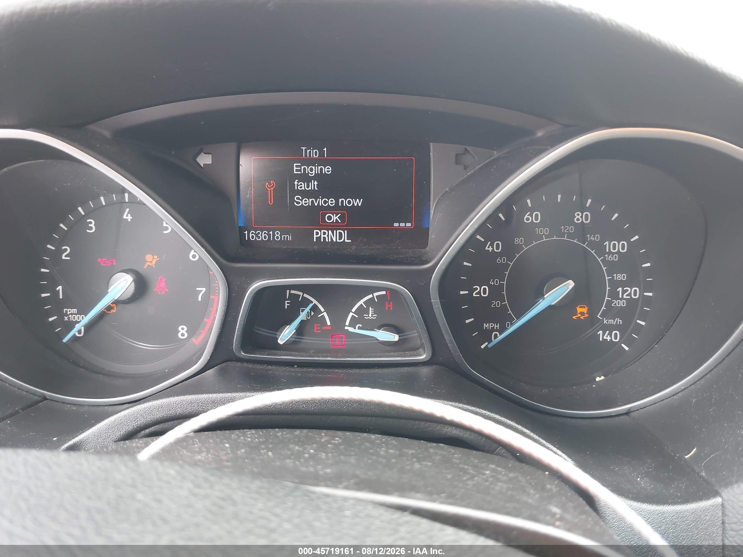 2015 Ford Focus S Серебряный vin: 1FADP3E22FL264262