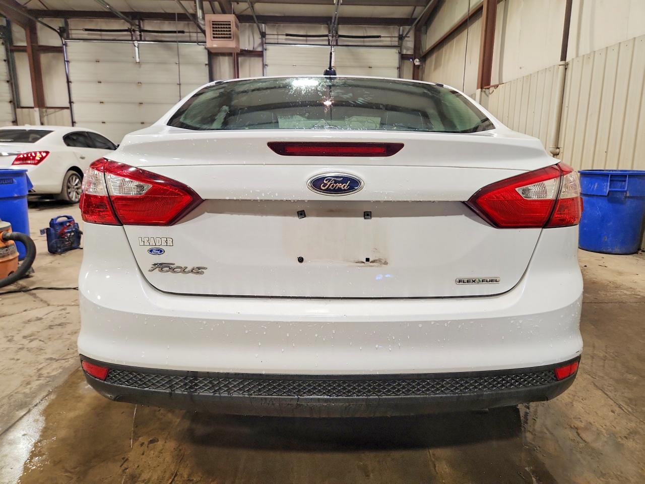 2013 Ford Focus S White vin: 1FADP3E23DL161400