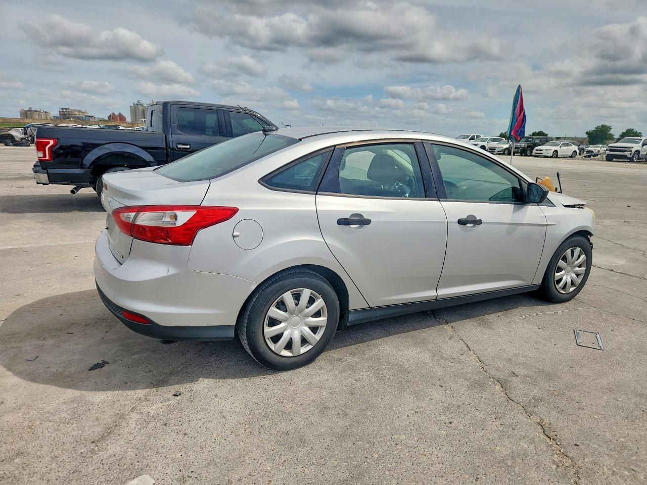2013 Ford Focus S Silver vin: 1FADP3E23DL167388