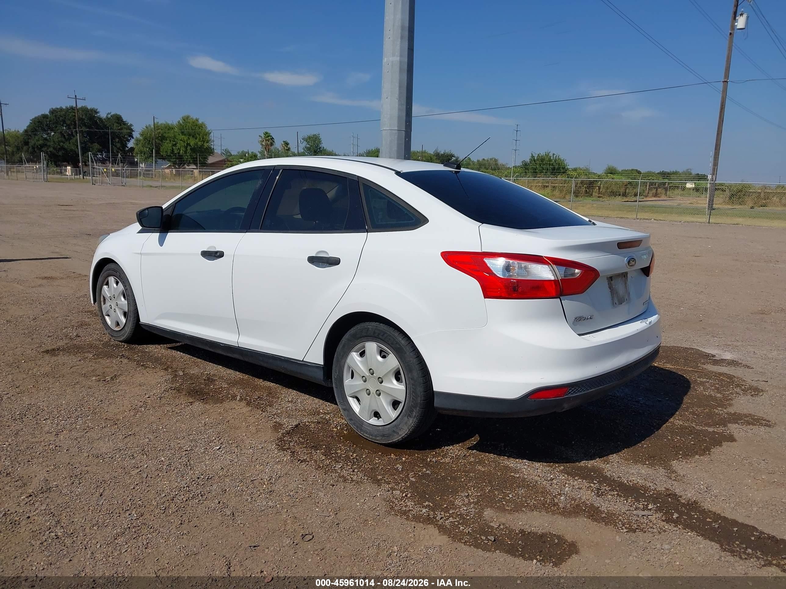 2013 Ford Focus S Белый vin: 1FADP3E23DL189262
