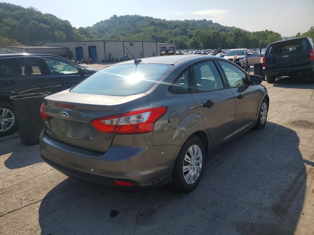 2013 Ford Focus S Silver vin: 1FADP3E23DL370989