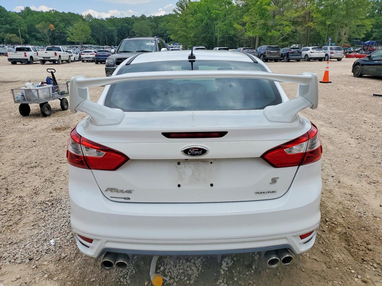 2013 Ford Focus S White vin: 1FADP3E23DL379594