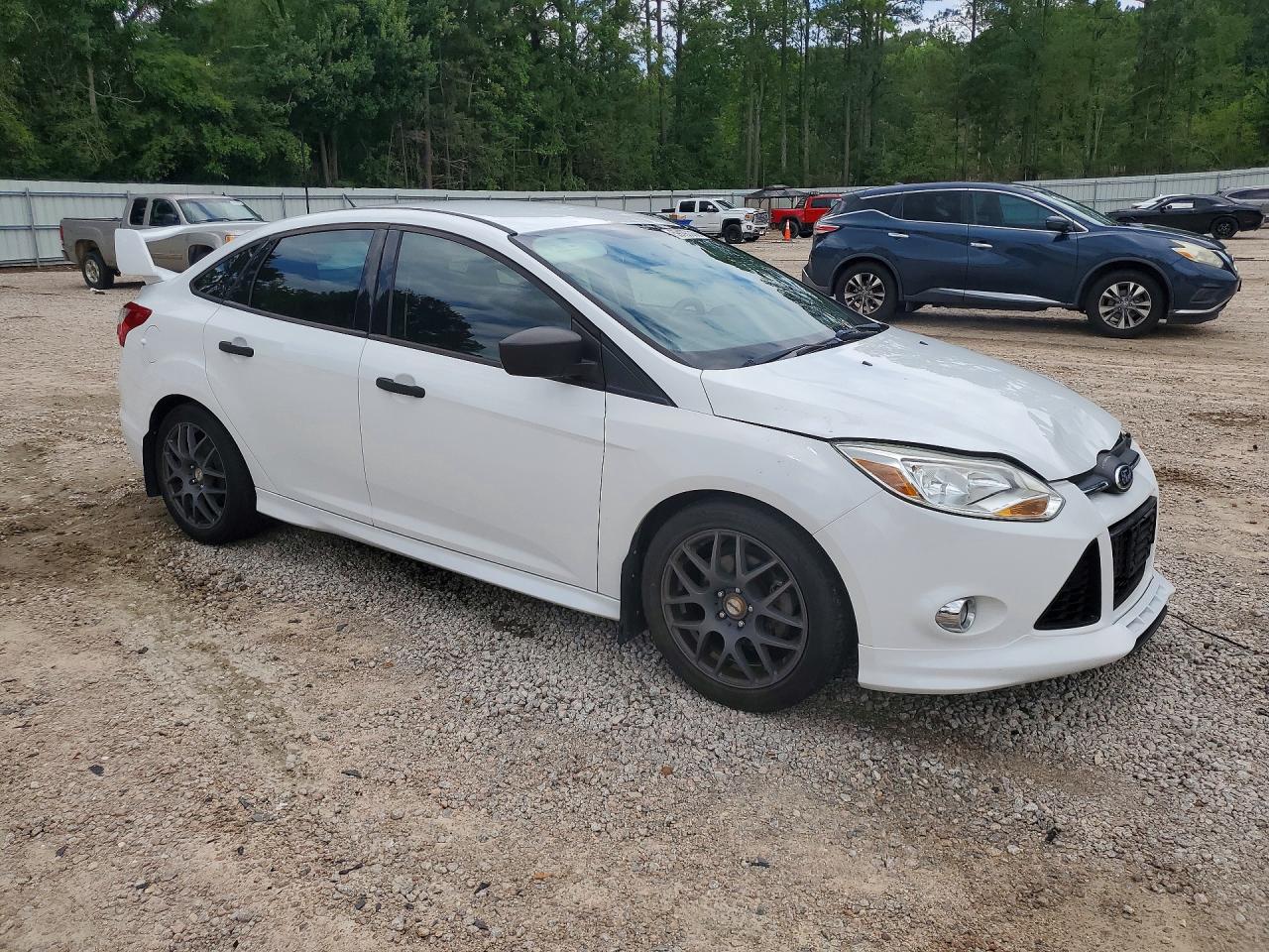 2013 Ford Focus S White vin: 1FADP3E23DL379594