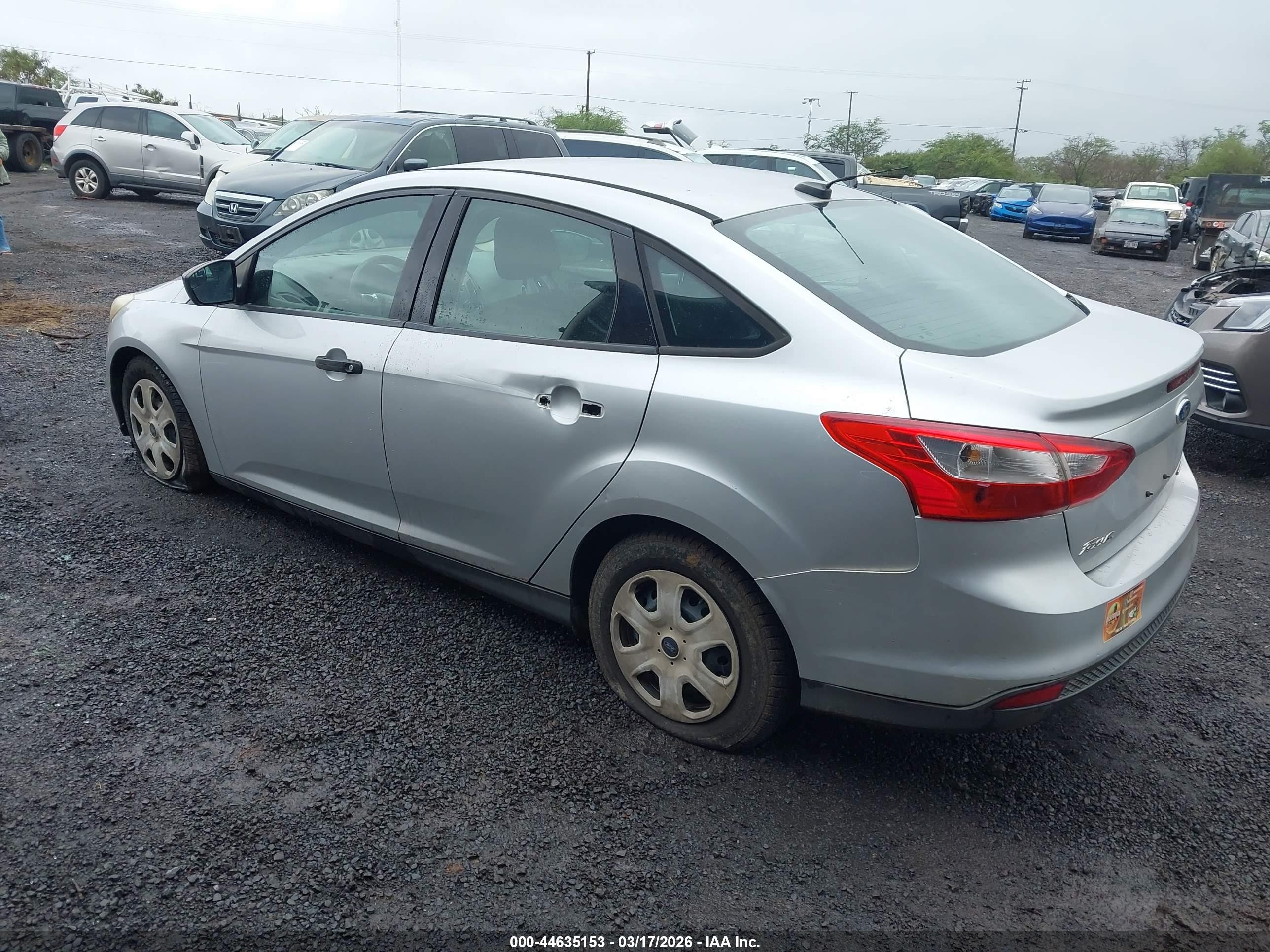 2013 Ford Focus S Silver vin: 1FADP3E23DL382687