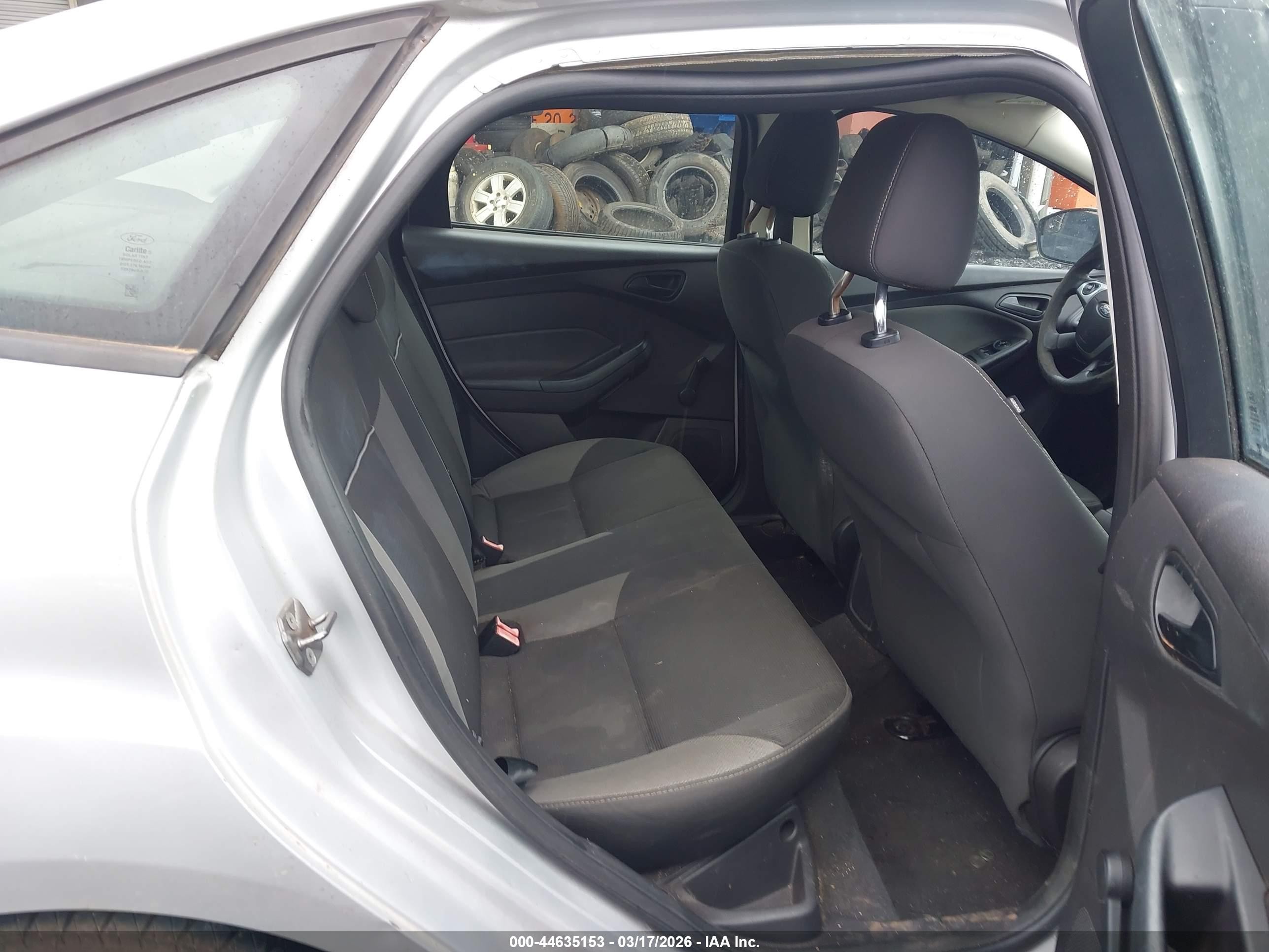 2013 Ford Focus S Silver vin: 1FADP3E23DL382687