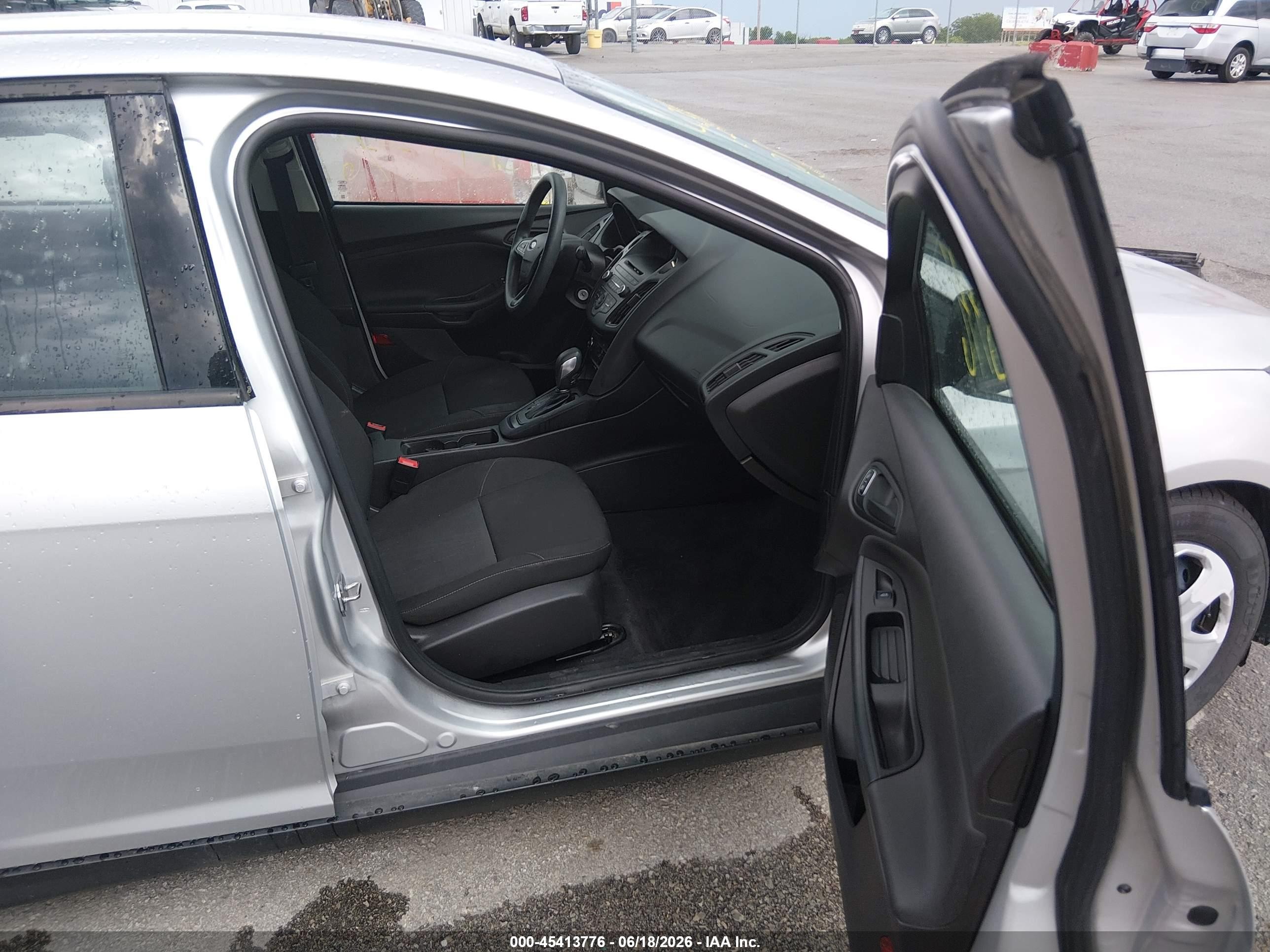 2015 Ford Focus S Silver vin: 1FADP3E23FL248457