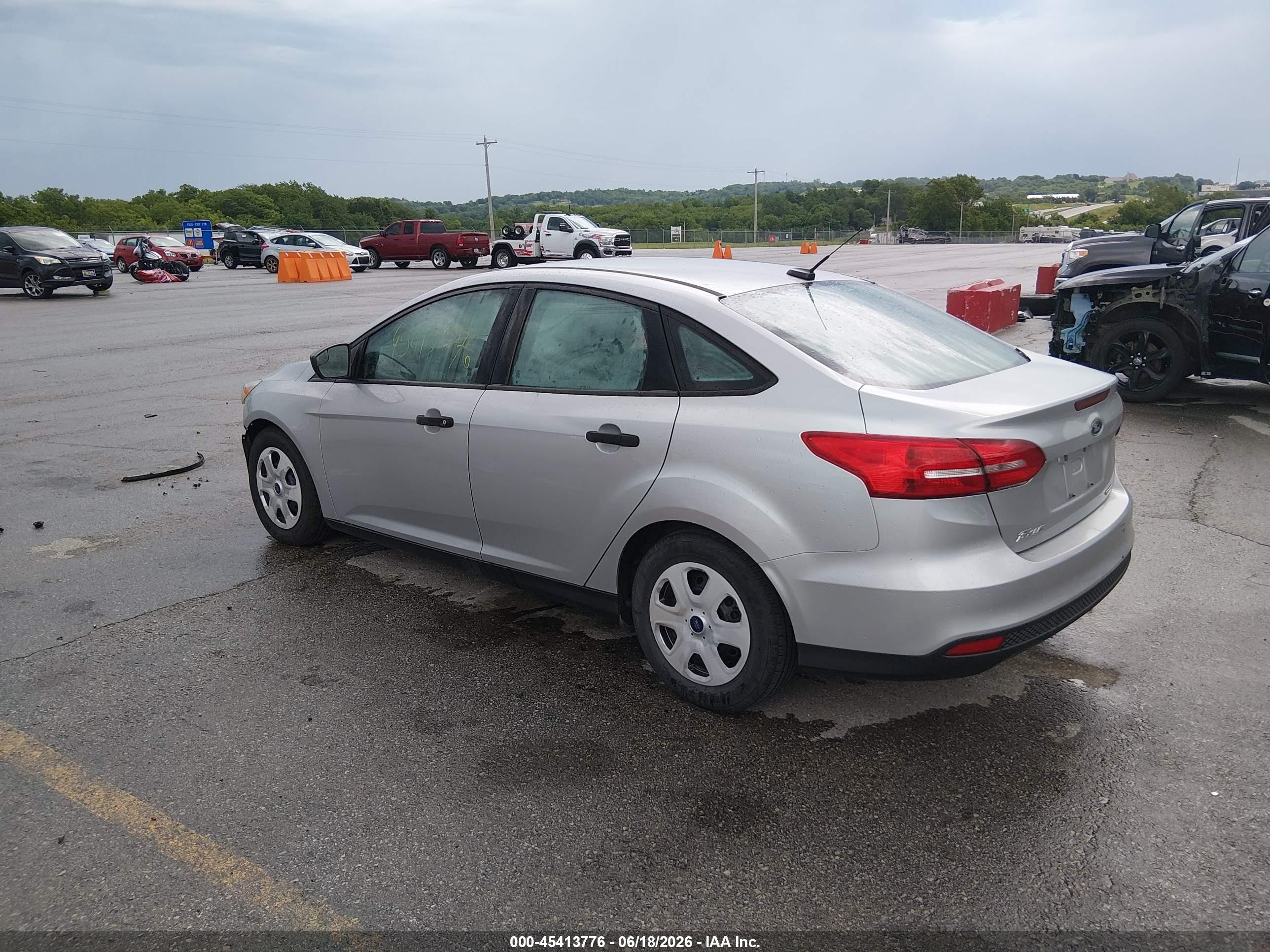 2015 Ford Focus S Silver vin: 1FADP3E23FL248457