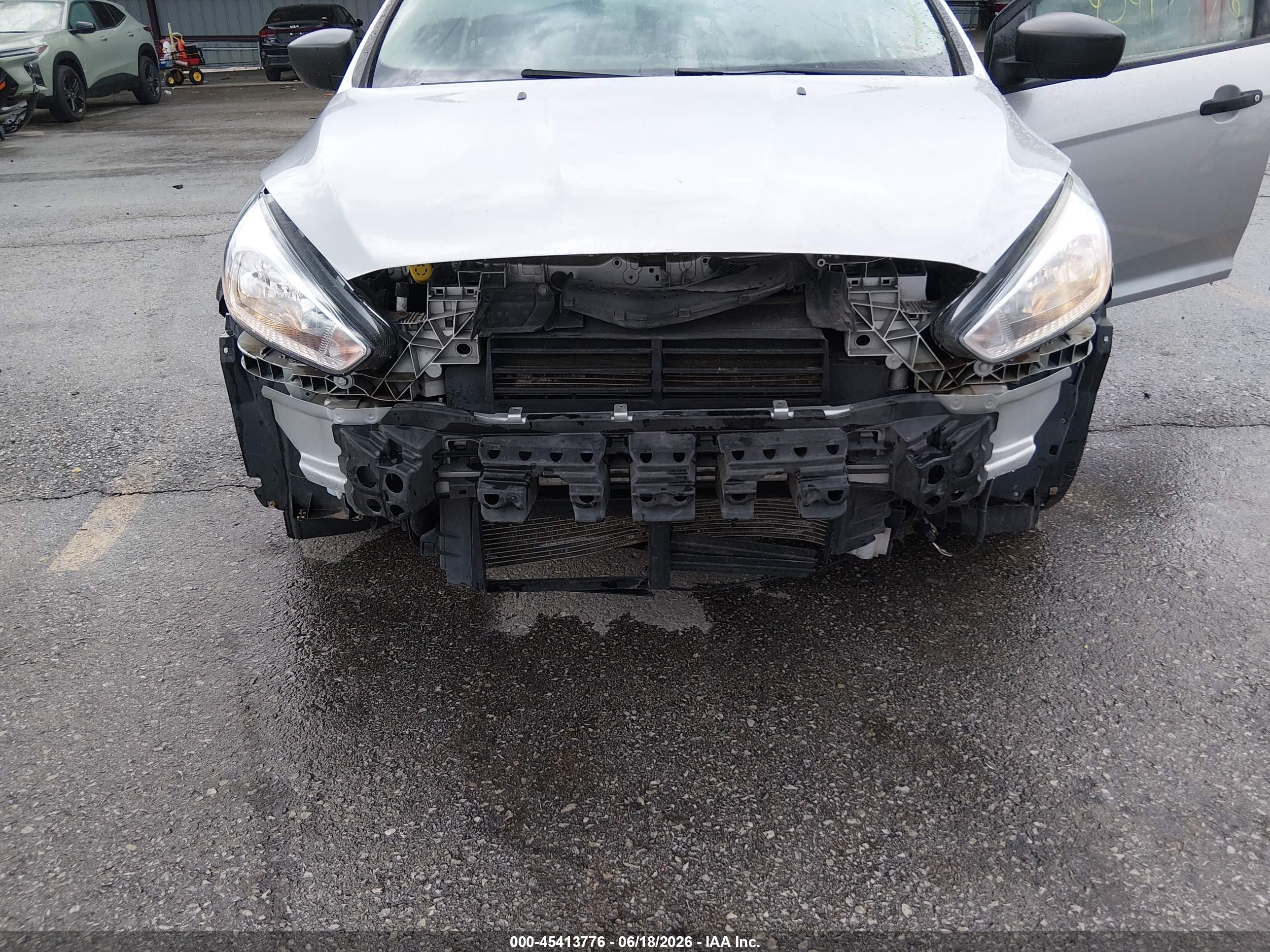2015 Ford Focus S Silver vin: 1FADP3E23FL248457