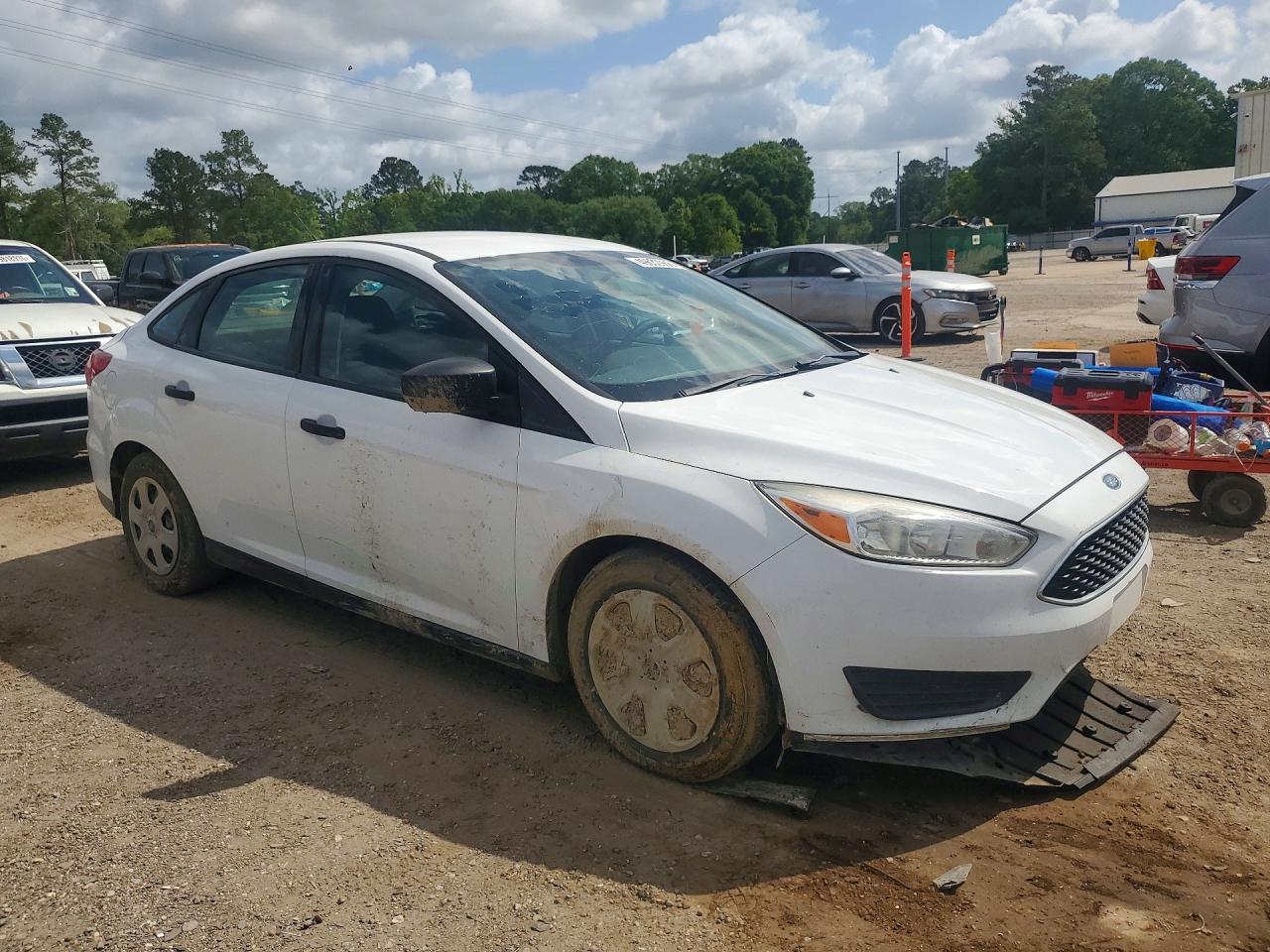 2017 Ford Focus S Белый vin: 1FADP3E23HL297936