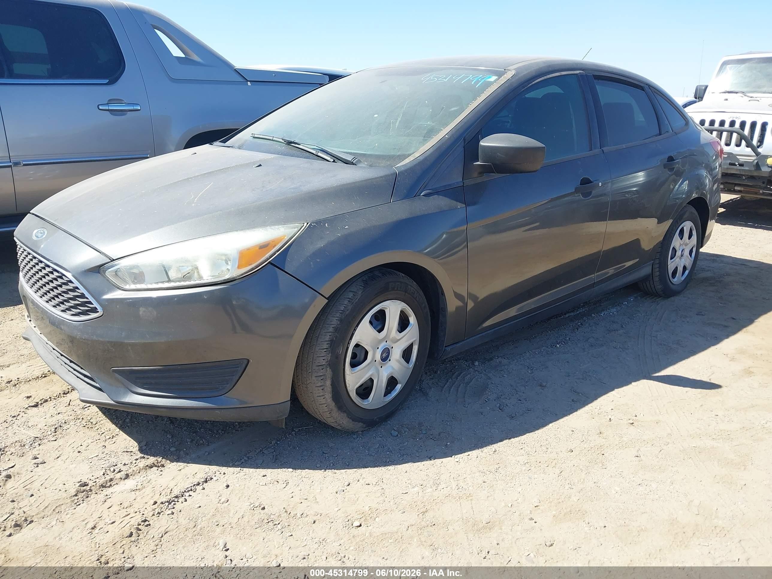 2018 Ford Focus S Gray vin: 1FADP3E23JL313266