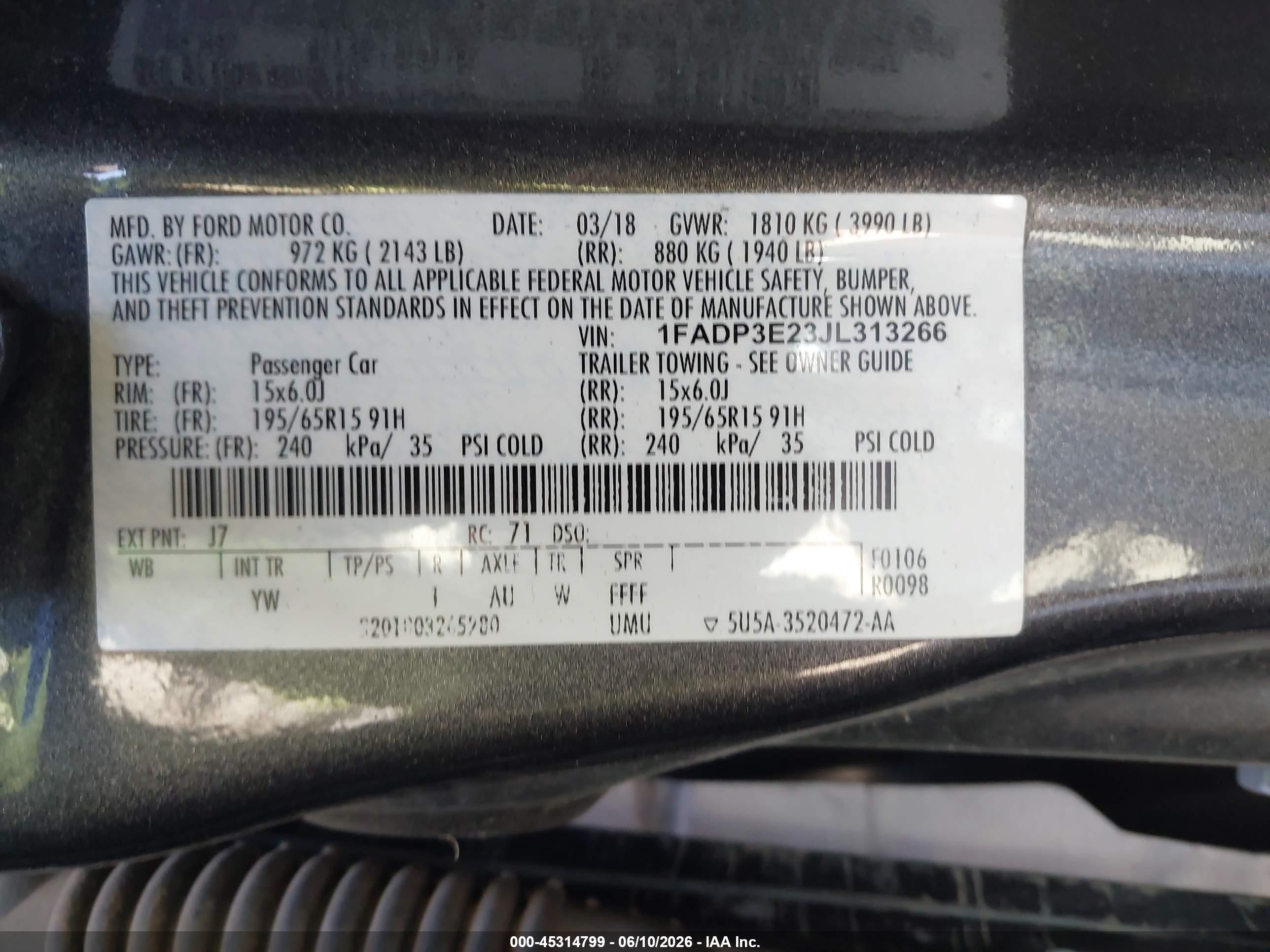2018 Ford Focus S Gray vin: 1FADP3E23JL313266