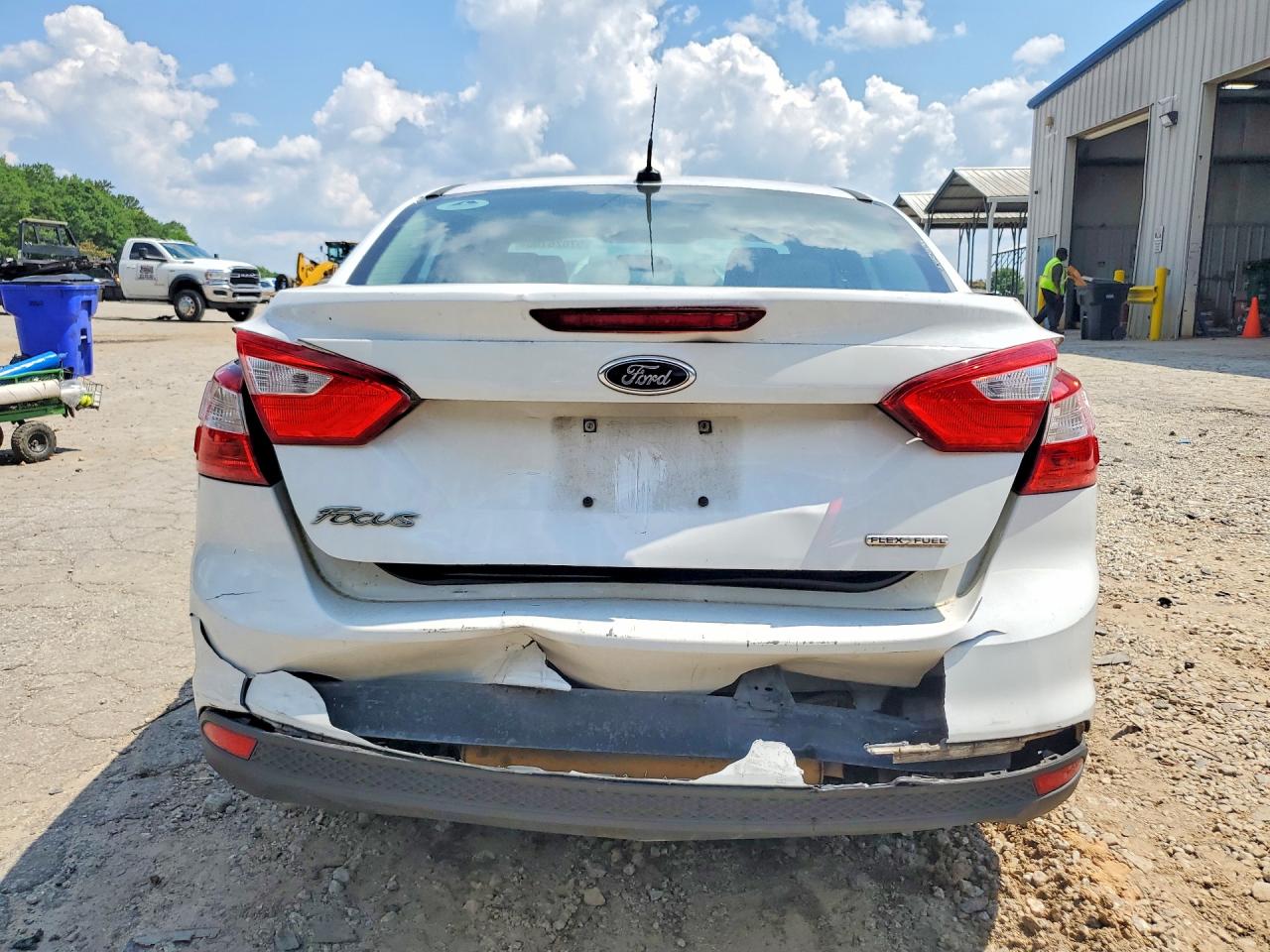 2013 Ford Focus S White vin: 1FADP3E24DL174379