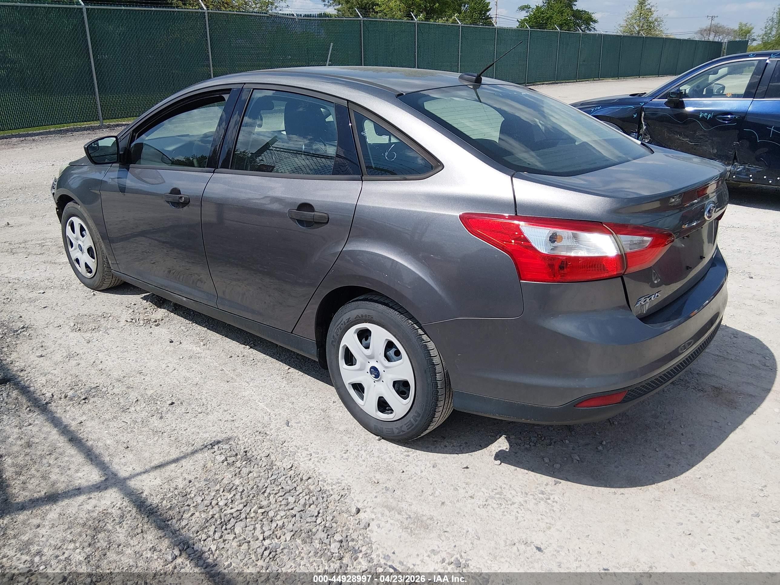 2013 Ford Focus S Gray vin: 1FADP3E24DL208871