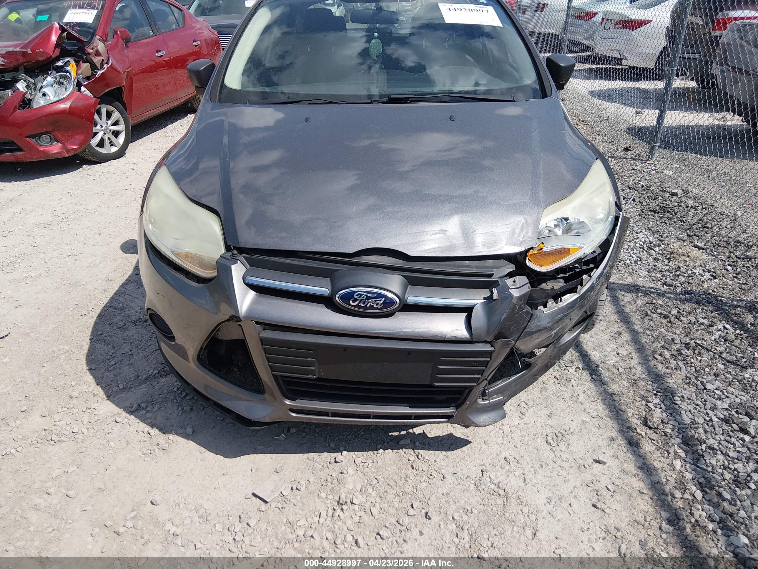 2013 Ford Focus S Gray vin: 1FADP3E24DL208871