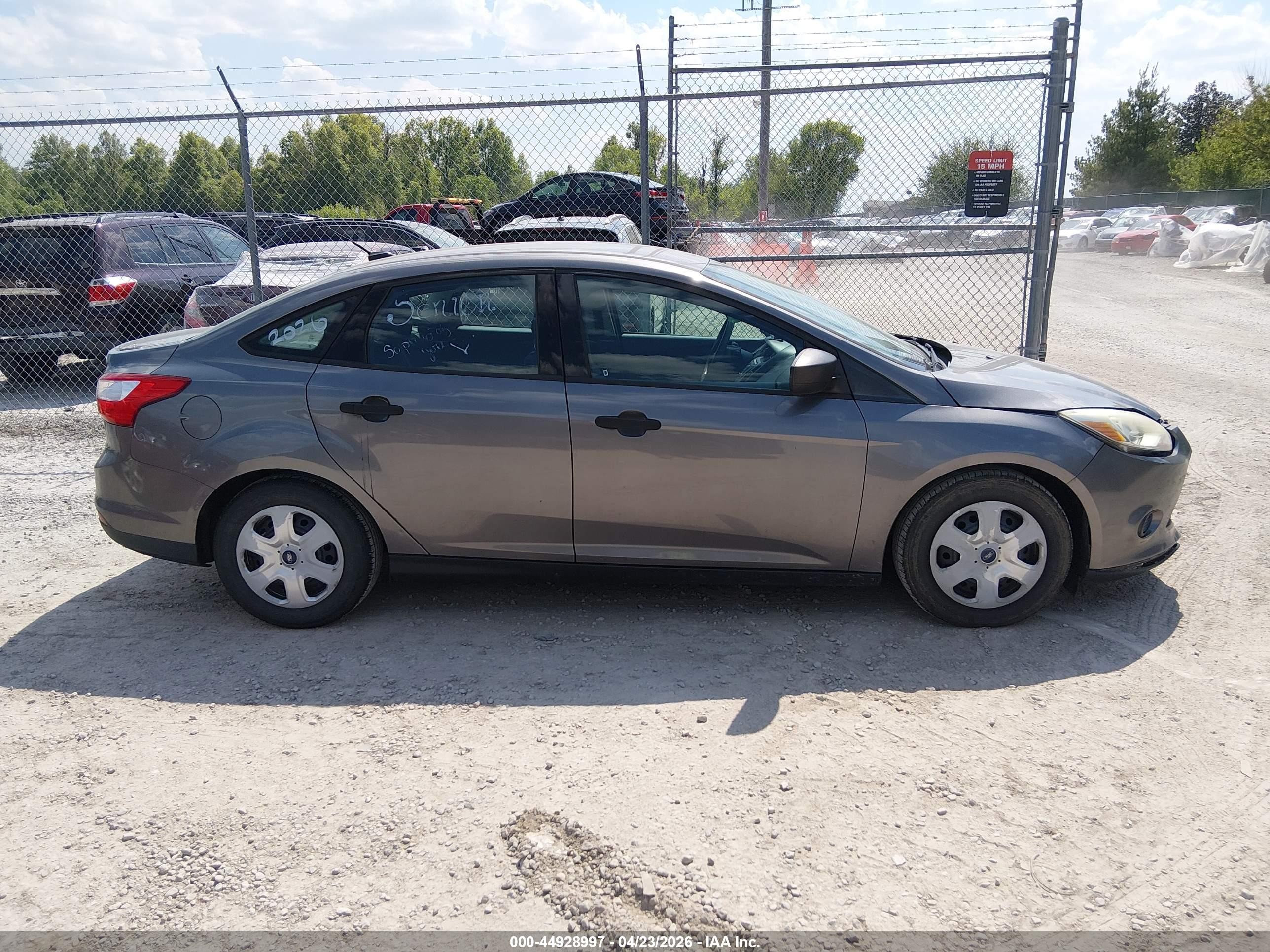 2013 Ford Focus S Gray vin: 1FADP3E24DL208871