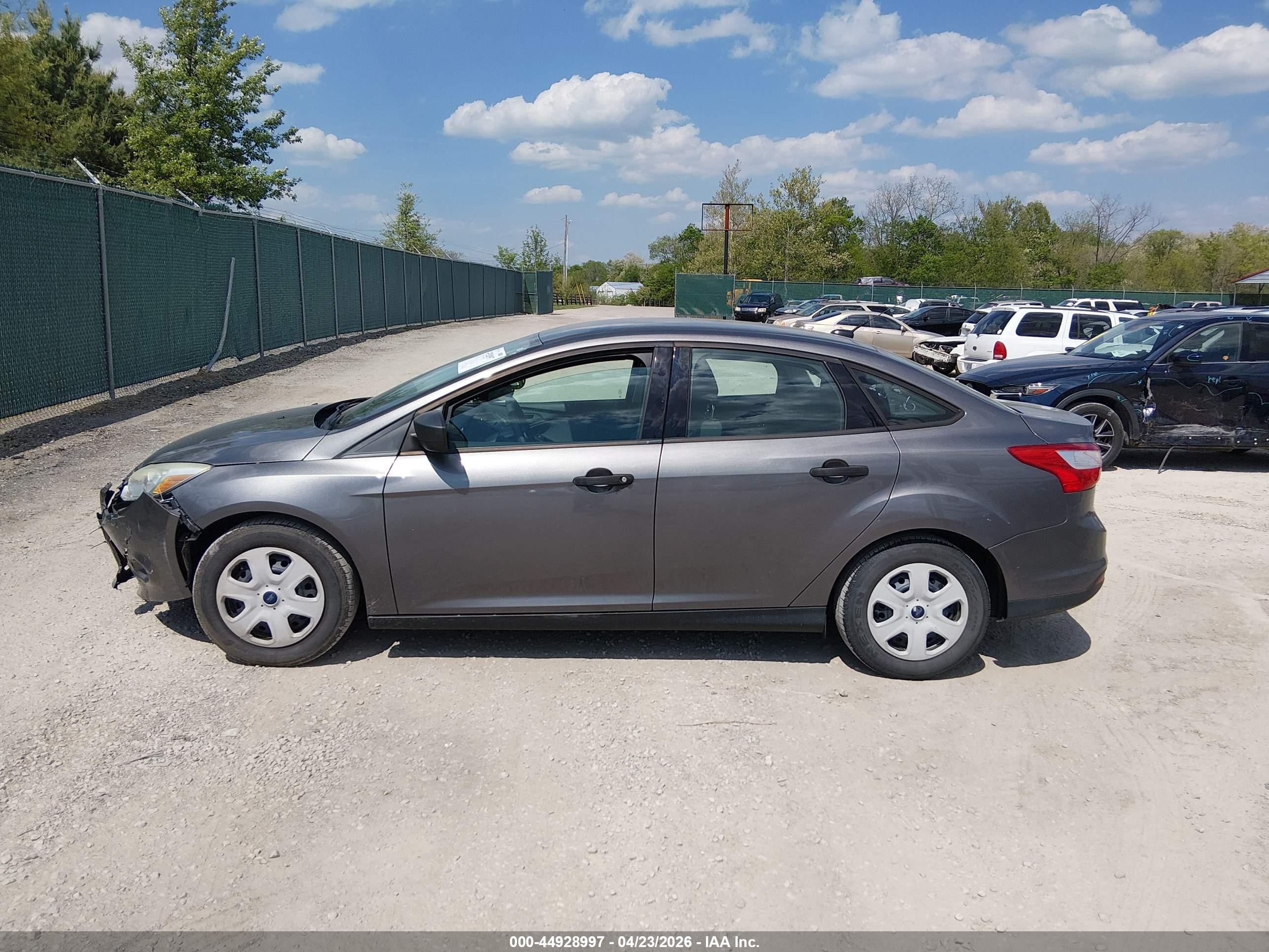 2013 Ford Focus S Gray vin: 1FADP3E24DL208871