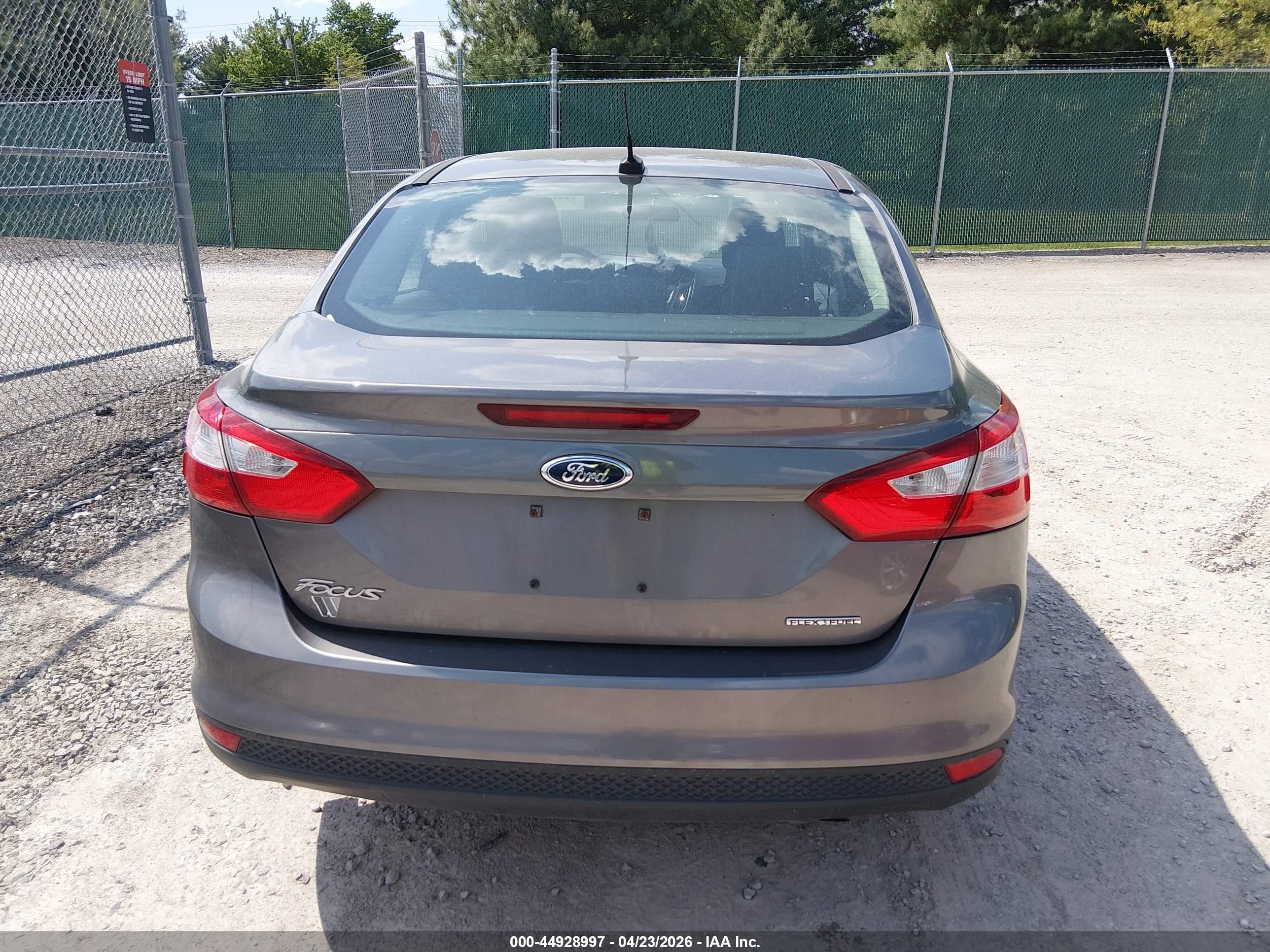 2013 Ford Focus S Gray vin: 1FADP3E24DL208871