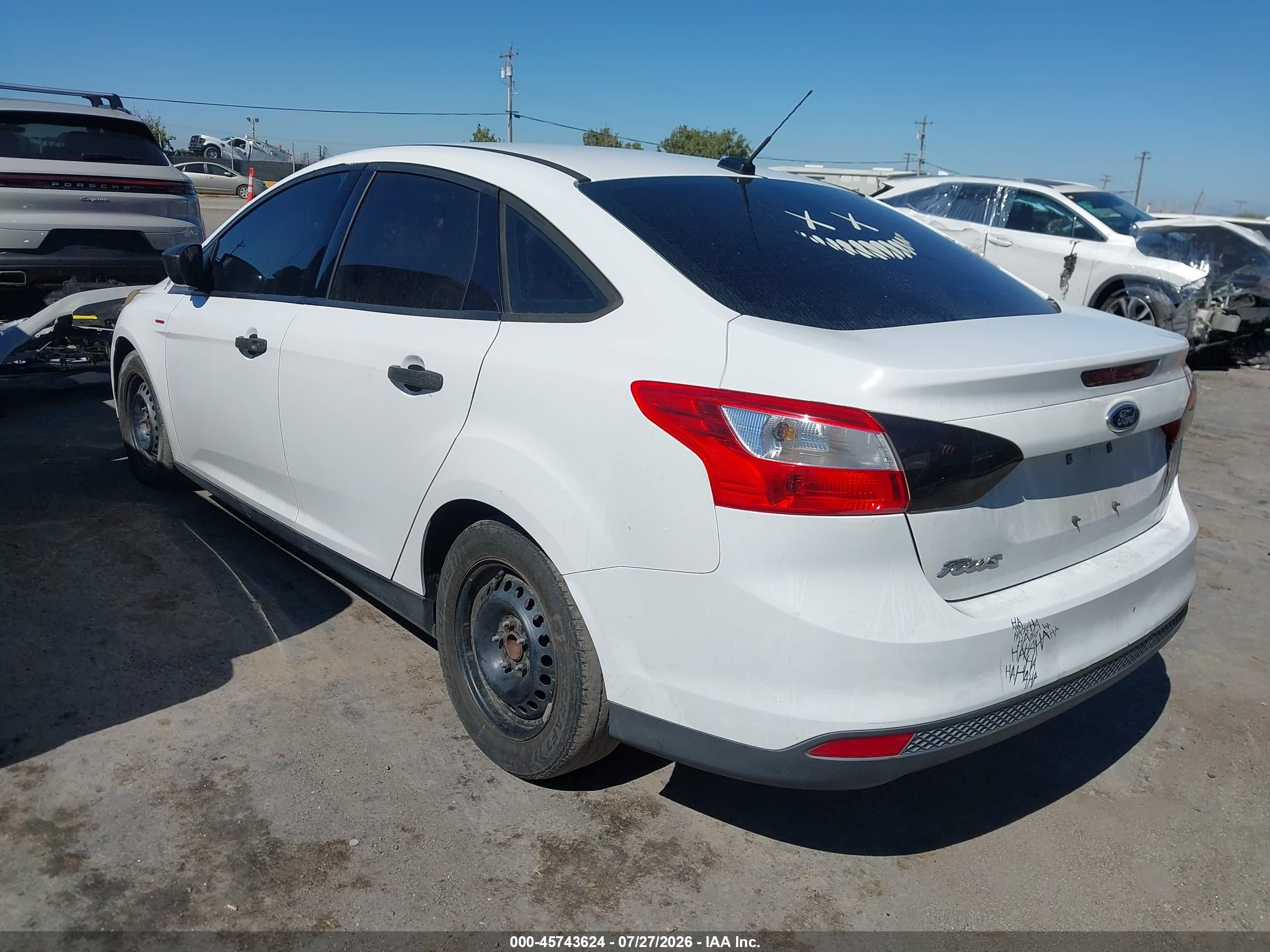 2014 Ford Focus S White vin: 1FADP3E24EL287394