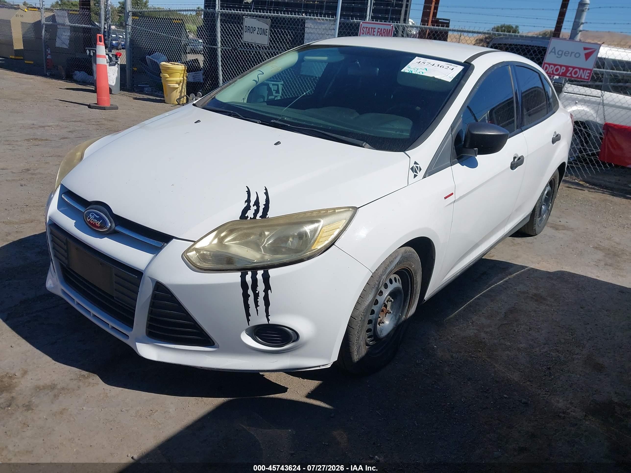 2014 Ford Focus S White vin: 1FADP3E24EL287394