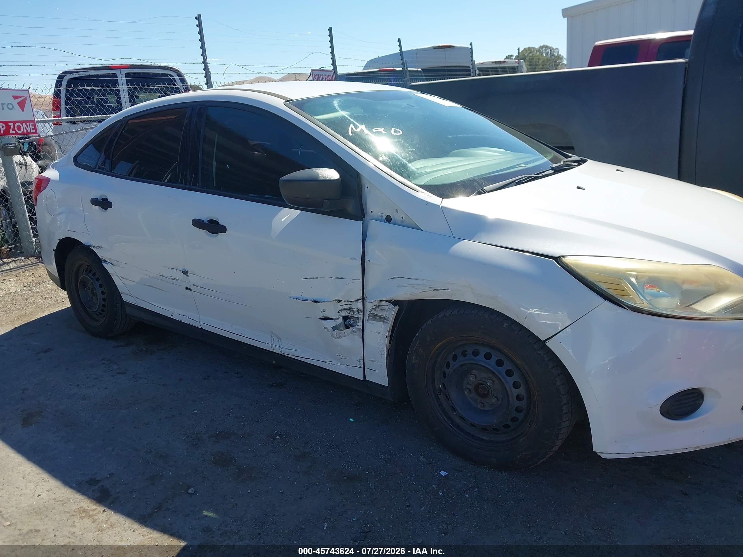 2014 Ford Focus S White vin: 1FADP3E24EL287394